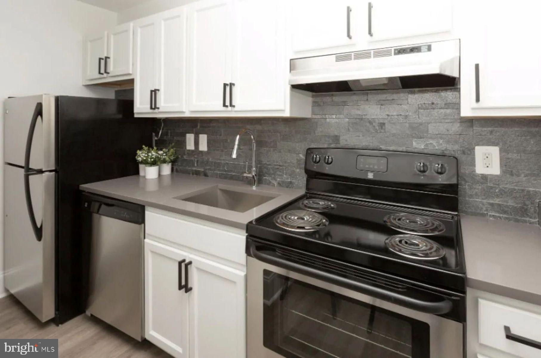 MOUNT VERNON PLACE HISTORIC DISTRICT - Residential Lease