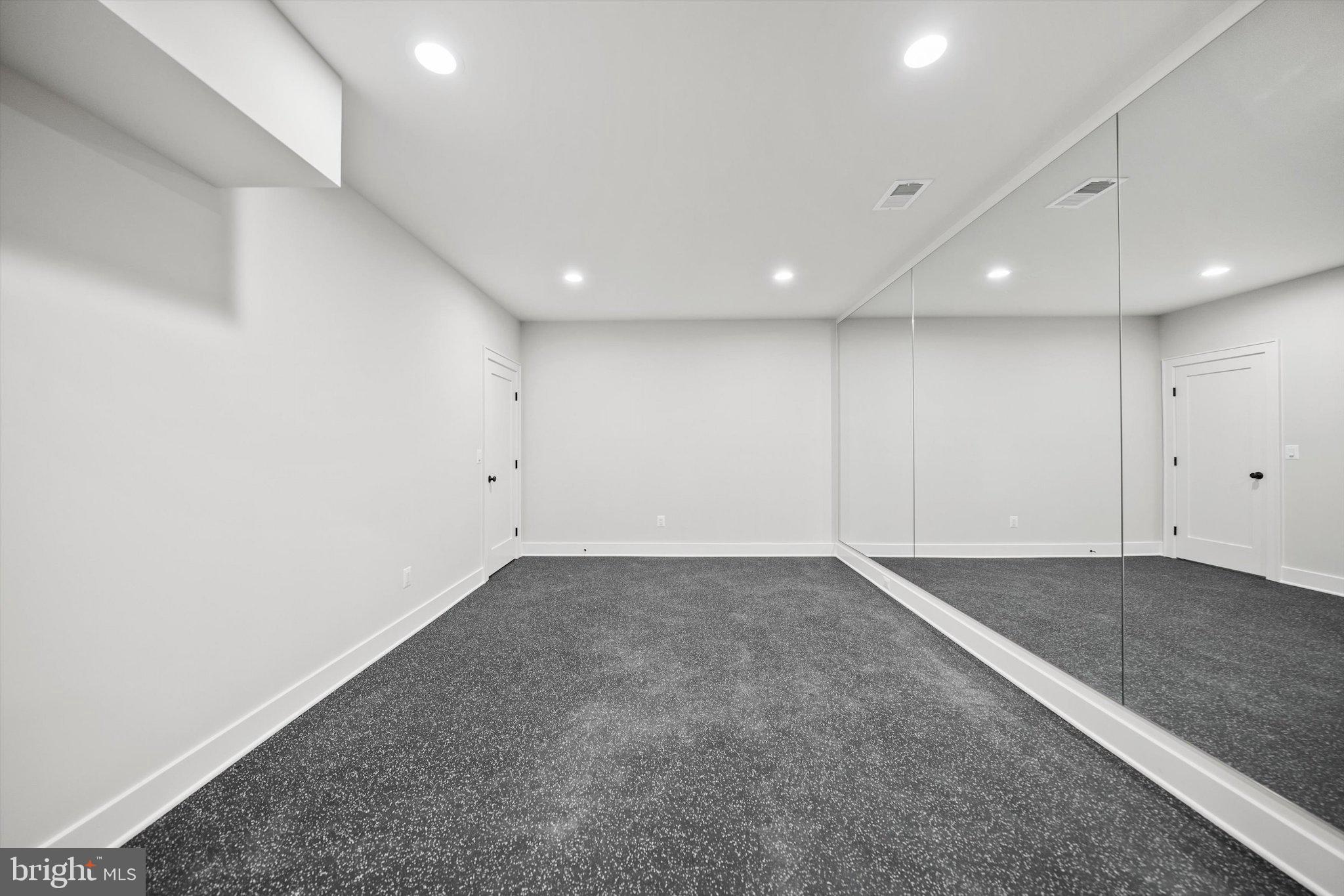 OAKWOOD - Residential