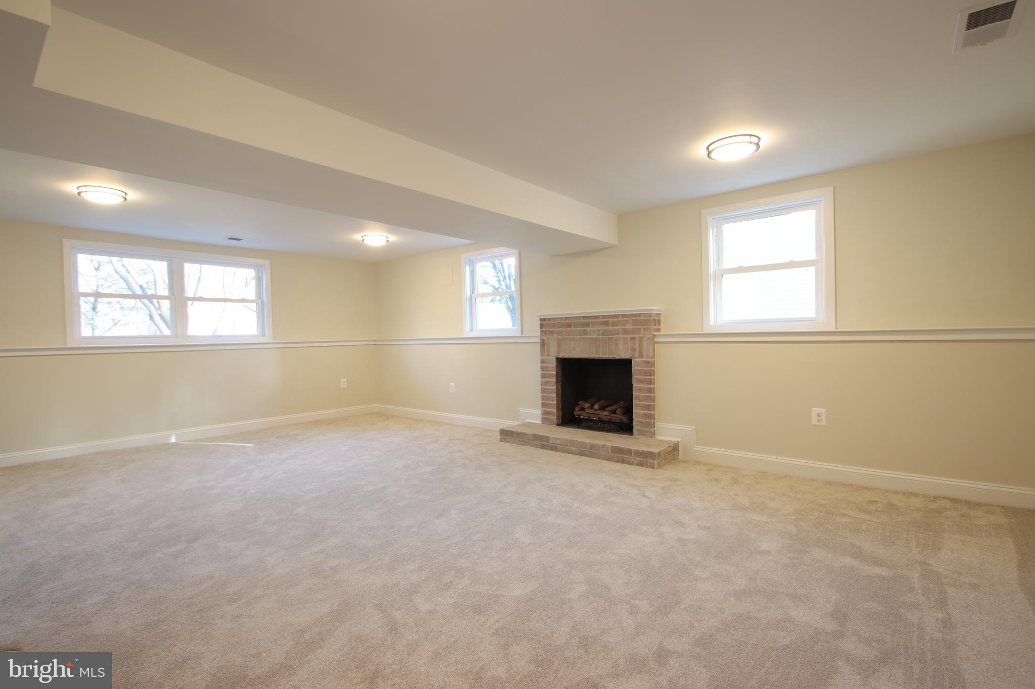 HUNTERS RIDGE - Residential