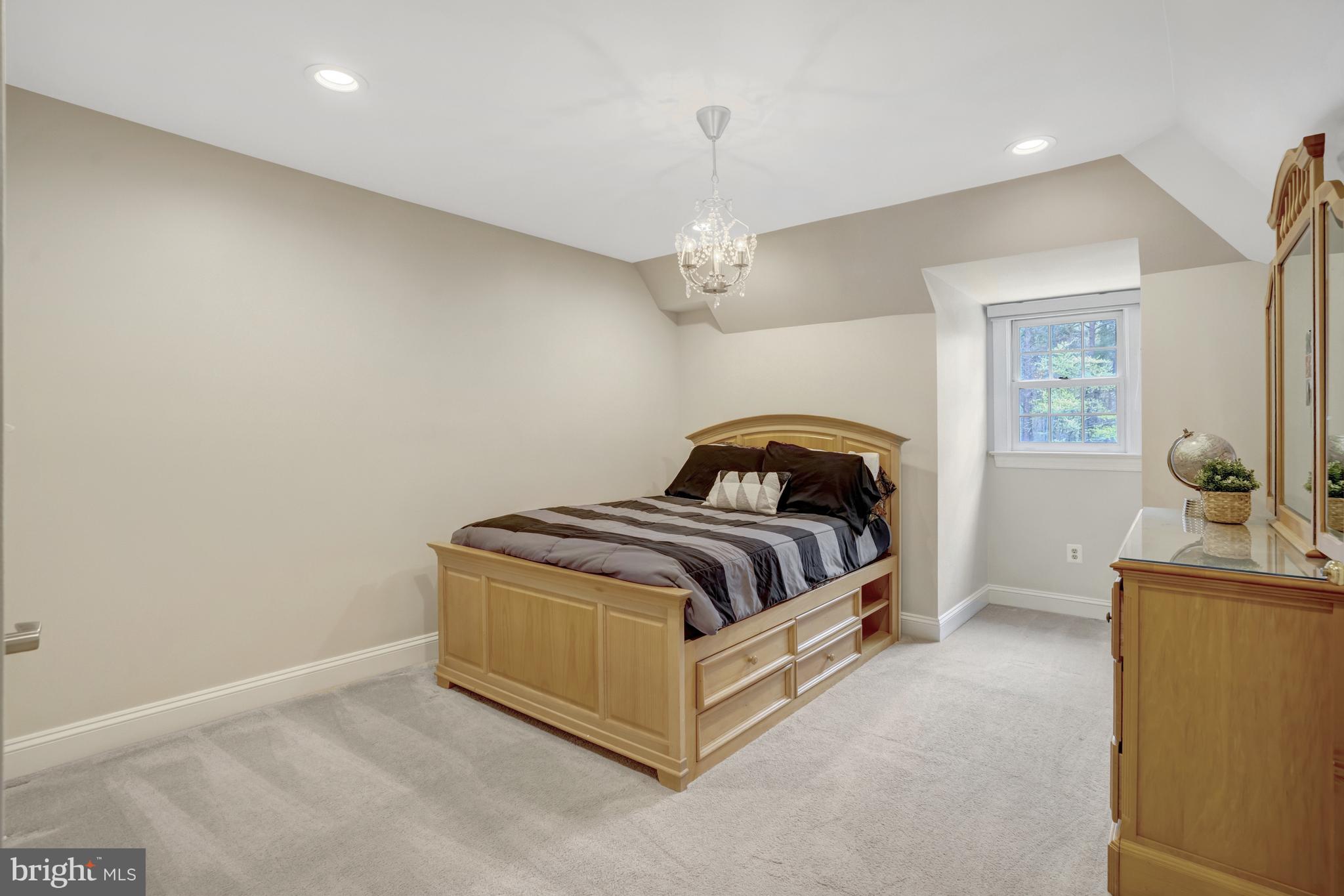 DOMINION VALLEY HUNT - Residential