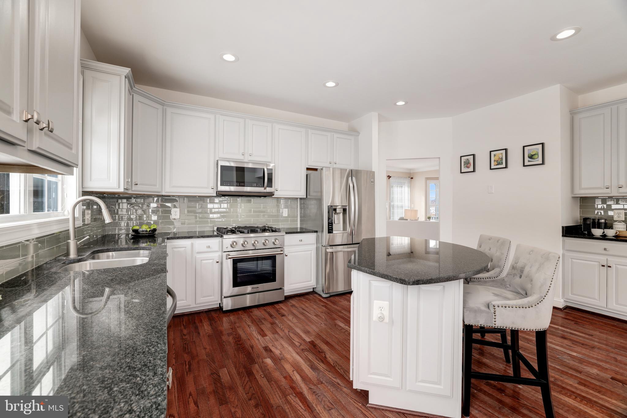 OAK KNOLL FARMS - Residential