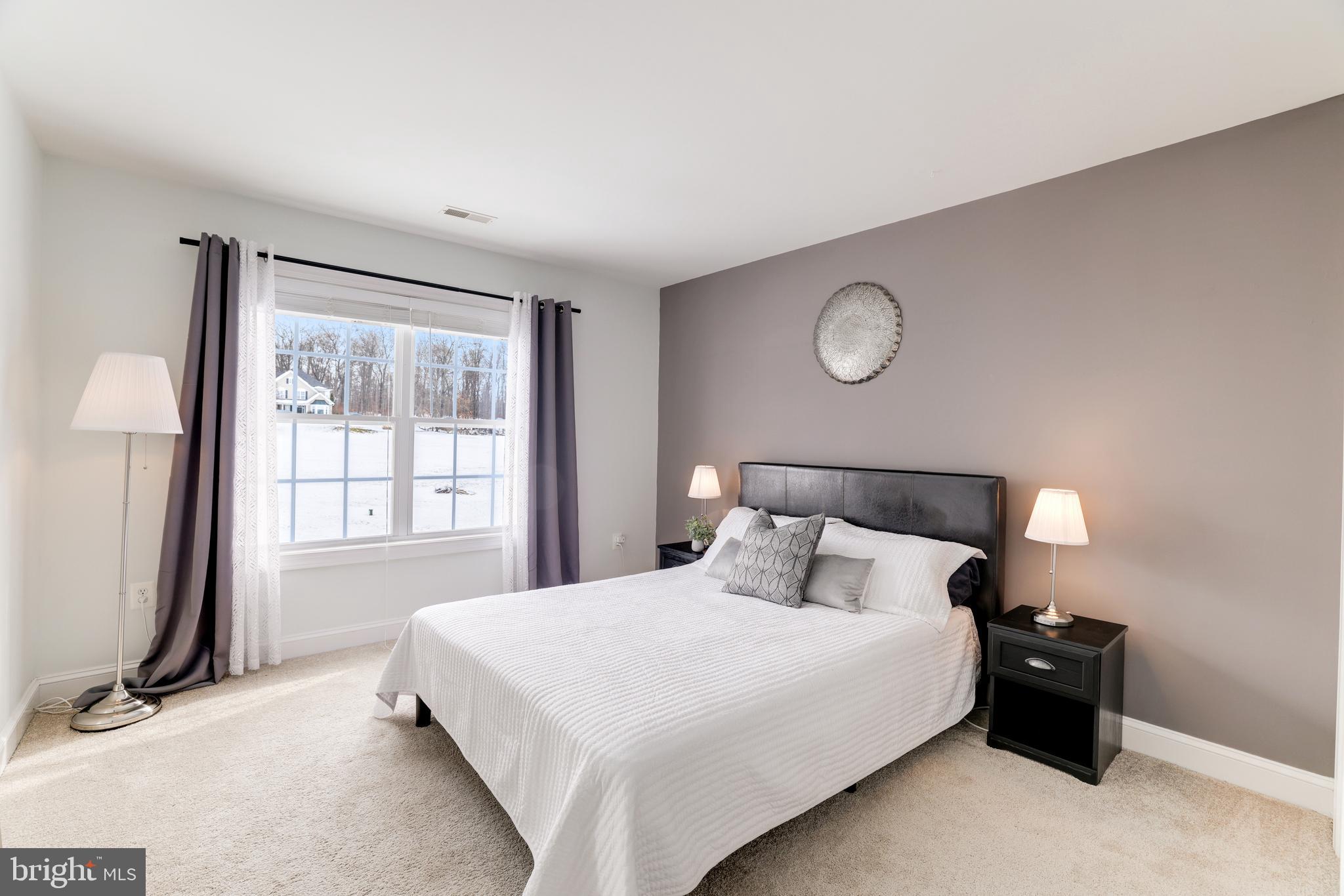 OAK KNOLL FARMS - Residential