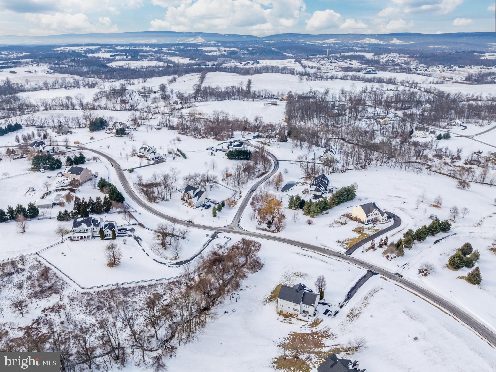 OAK KNOLL FARMS - Residential