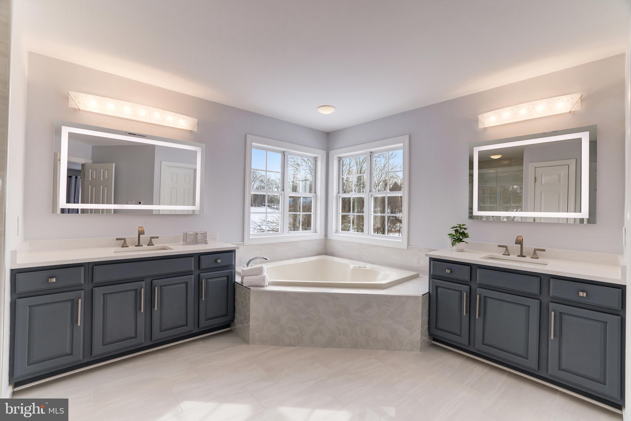 OAK KNOLL FARMS - Residential