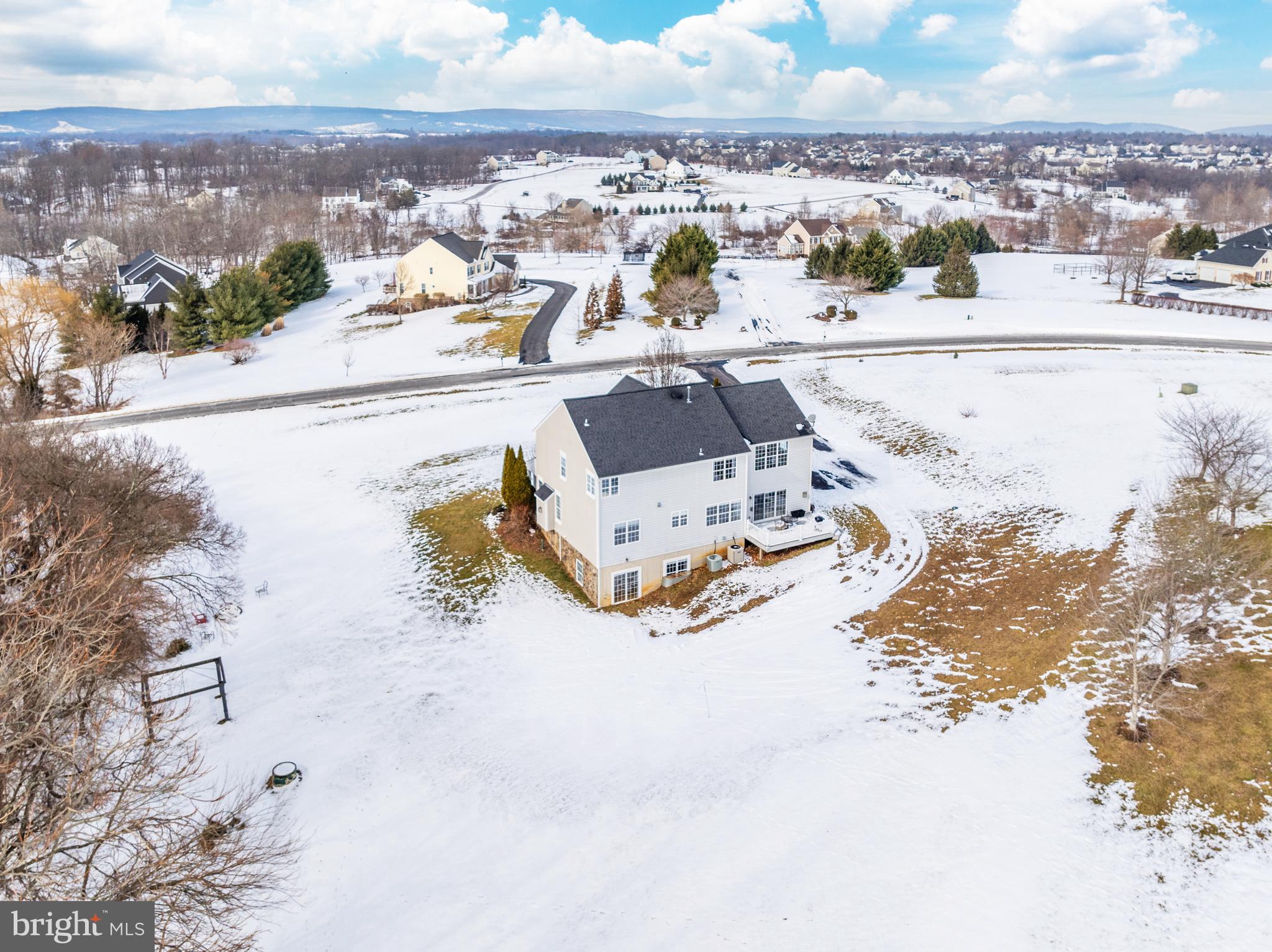 OAK KNOLL FARMS - Residential