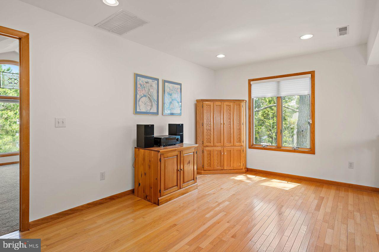 CAT HILL - Residential