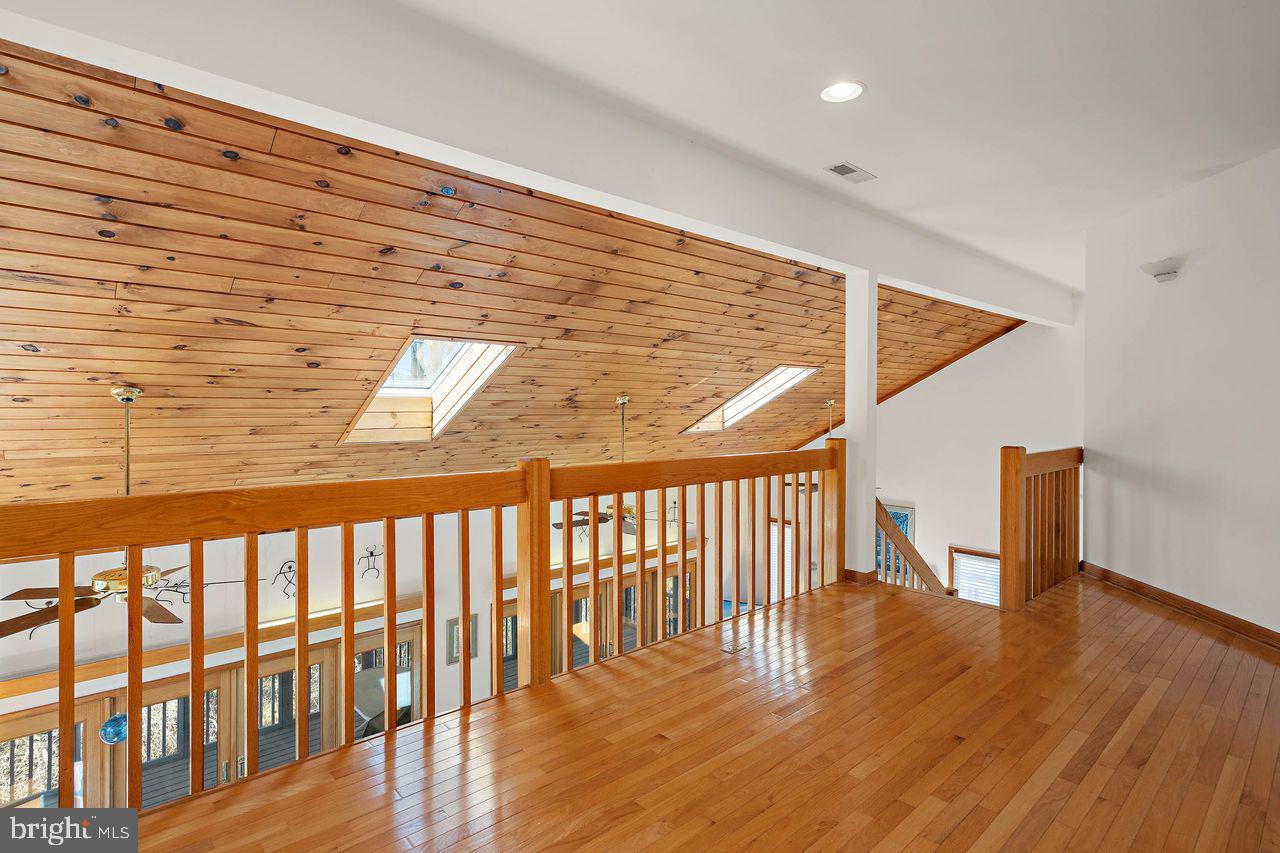 CAT HILL - Residential