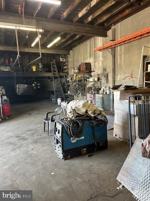 HUNTING PARK - Commercial Sale