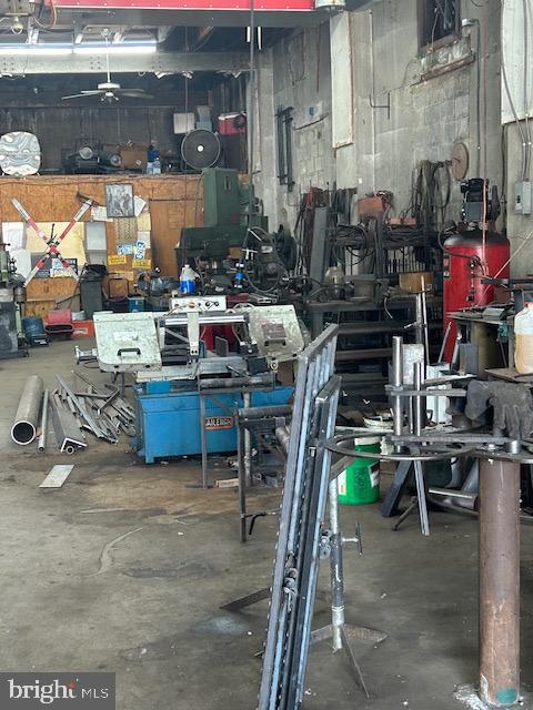 HUNTING PARK - Commercial Sale