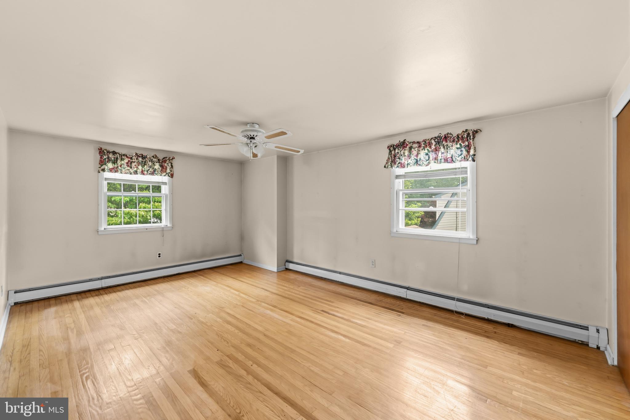 FEASTERVILLE - Residential