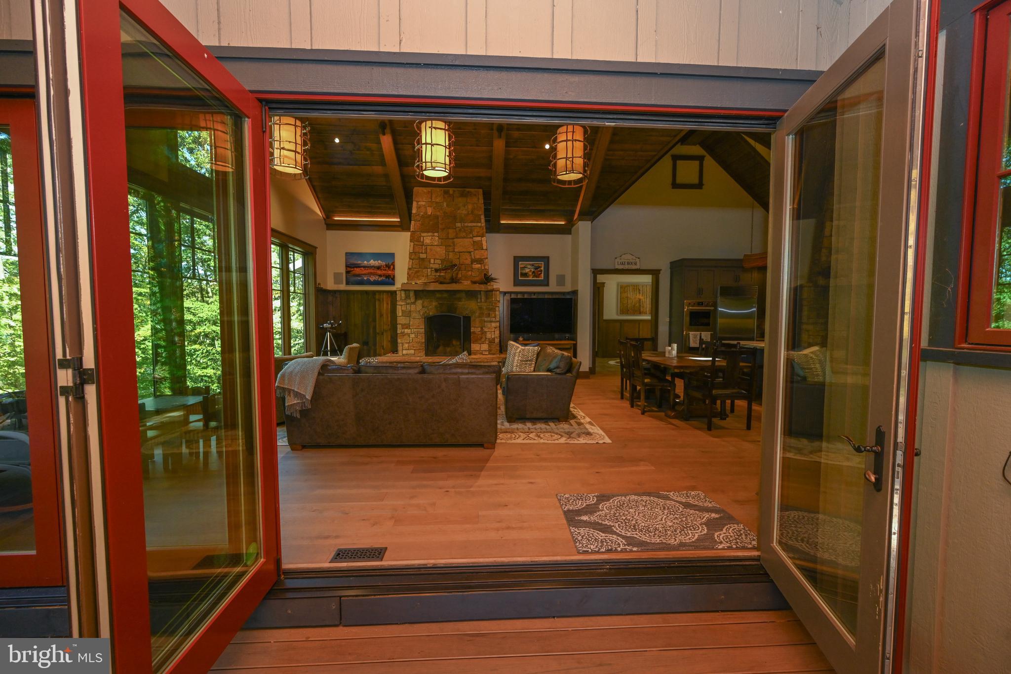 THOUSAND ACRES - Residential