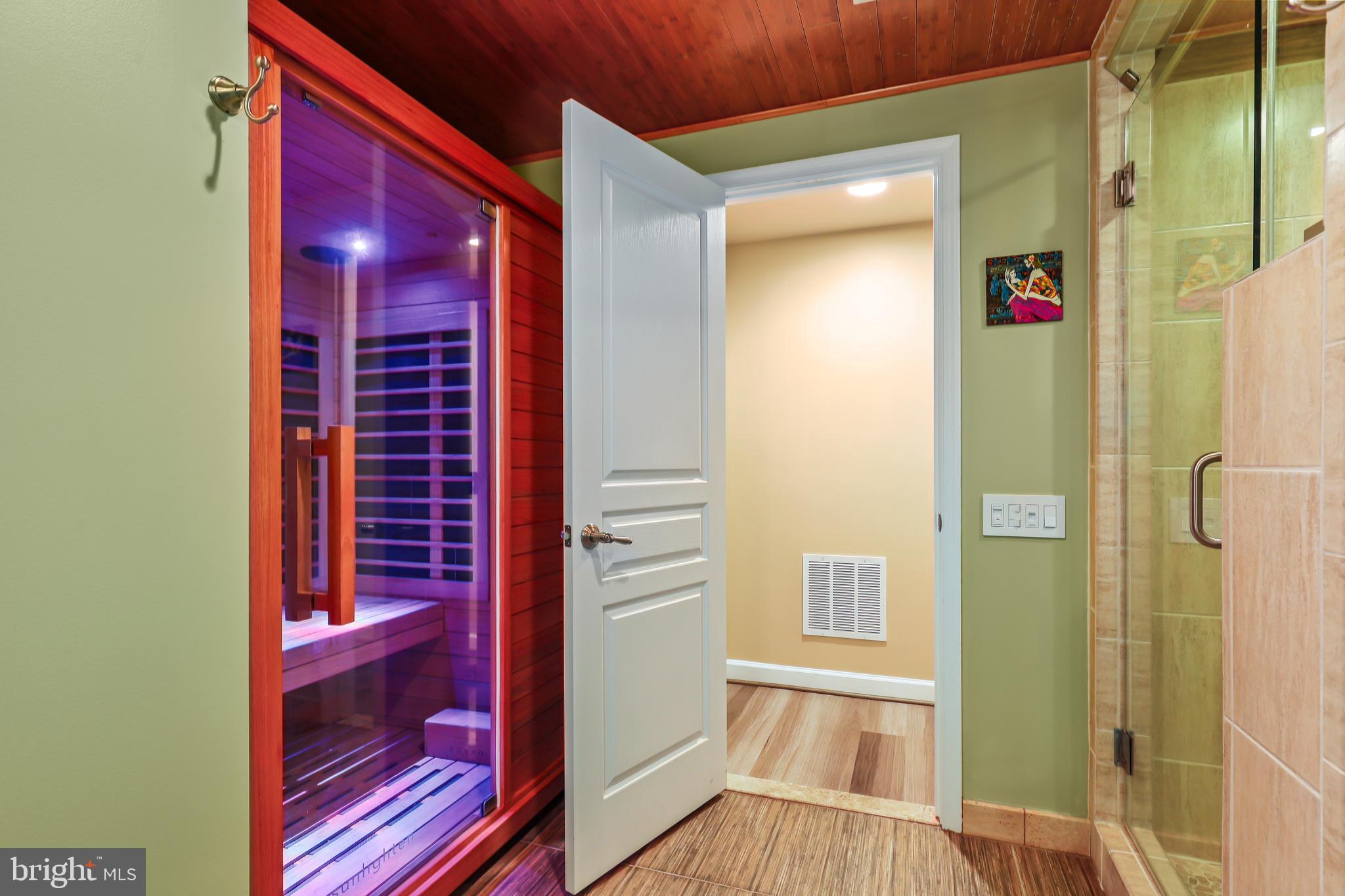 RED CEDAR - Residential
