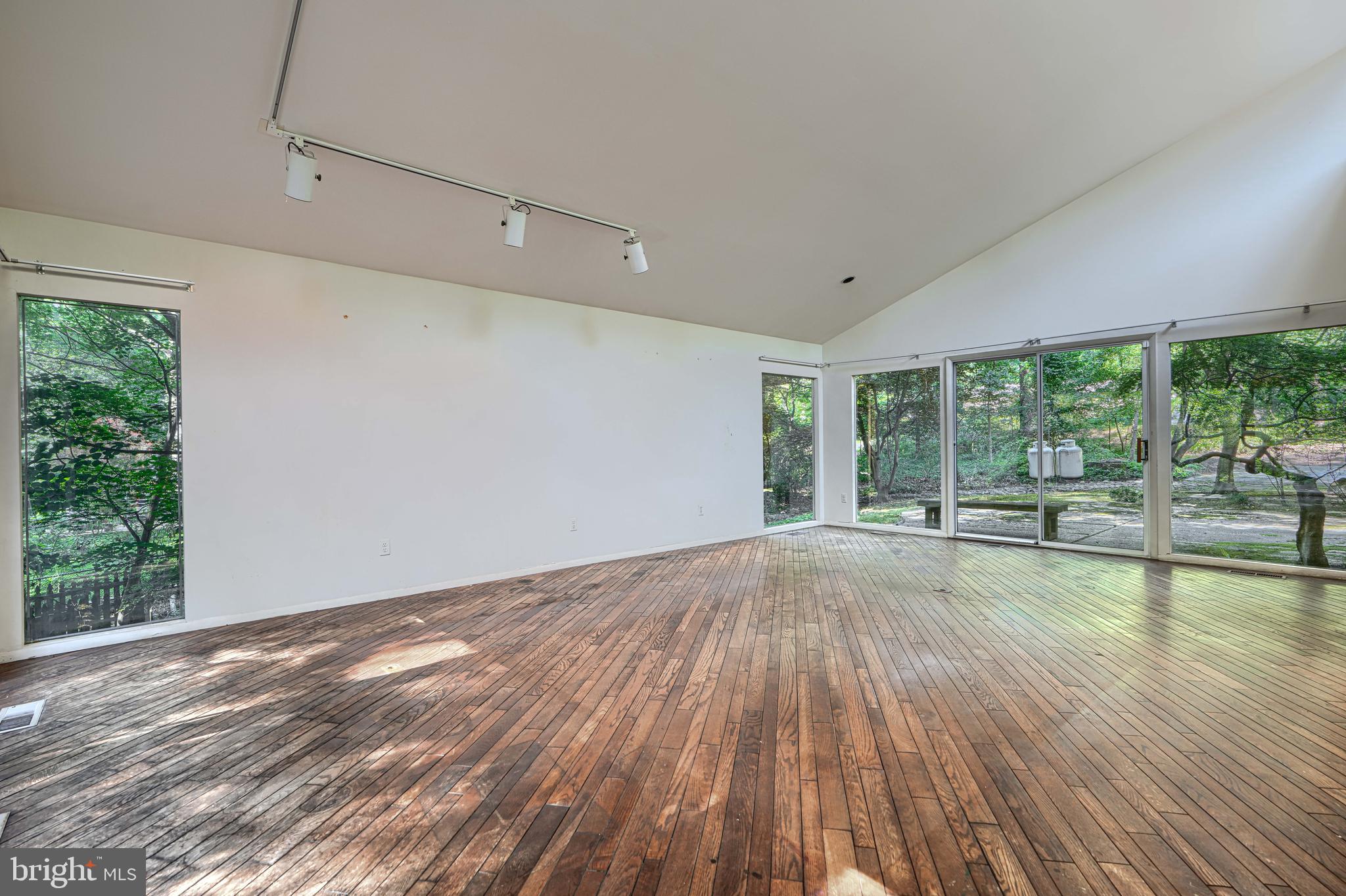 CAVES PARK - Residential