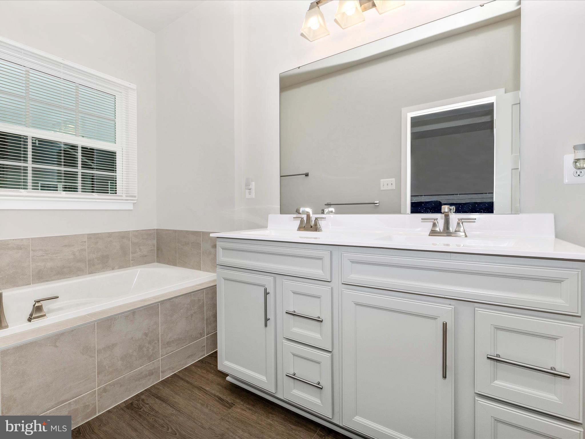 BELLE AIR TOWNHOMES - Residential