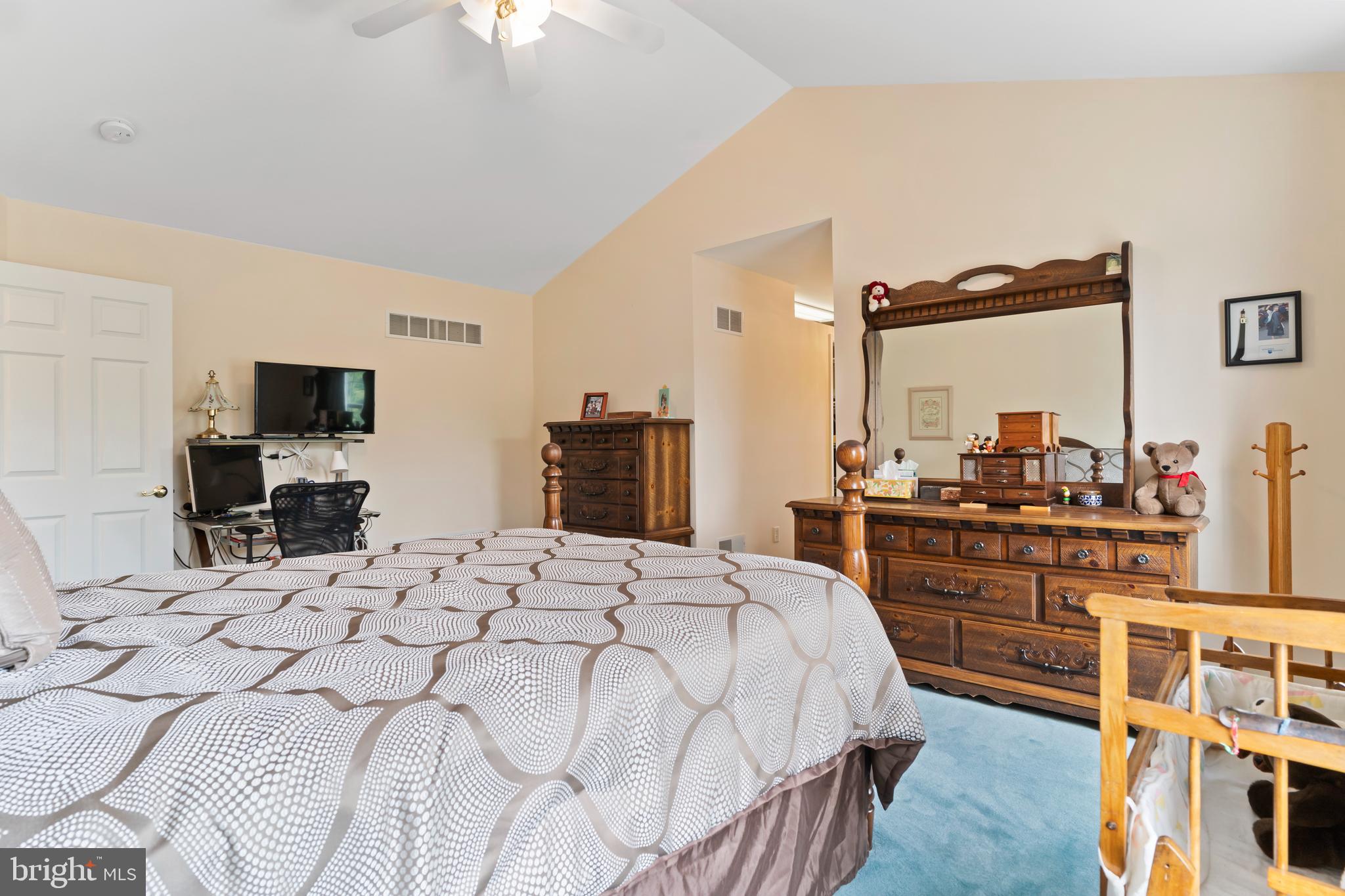 MEADOW CREEK - Residential
