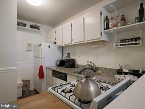 CIRCLE CONDOMINIUMS - Residential Lease