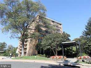 CIRCLE CONDOMINIUMS - Residential Lease