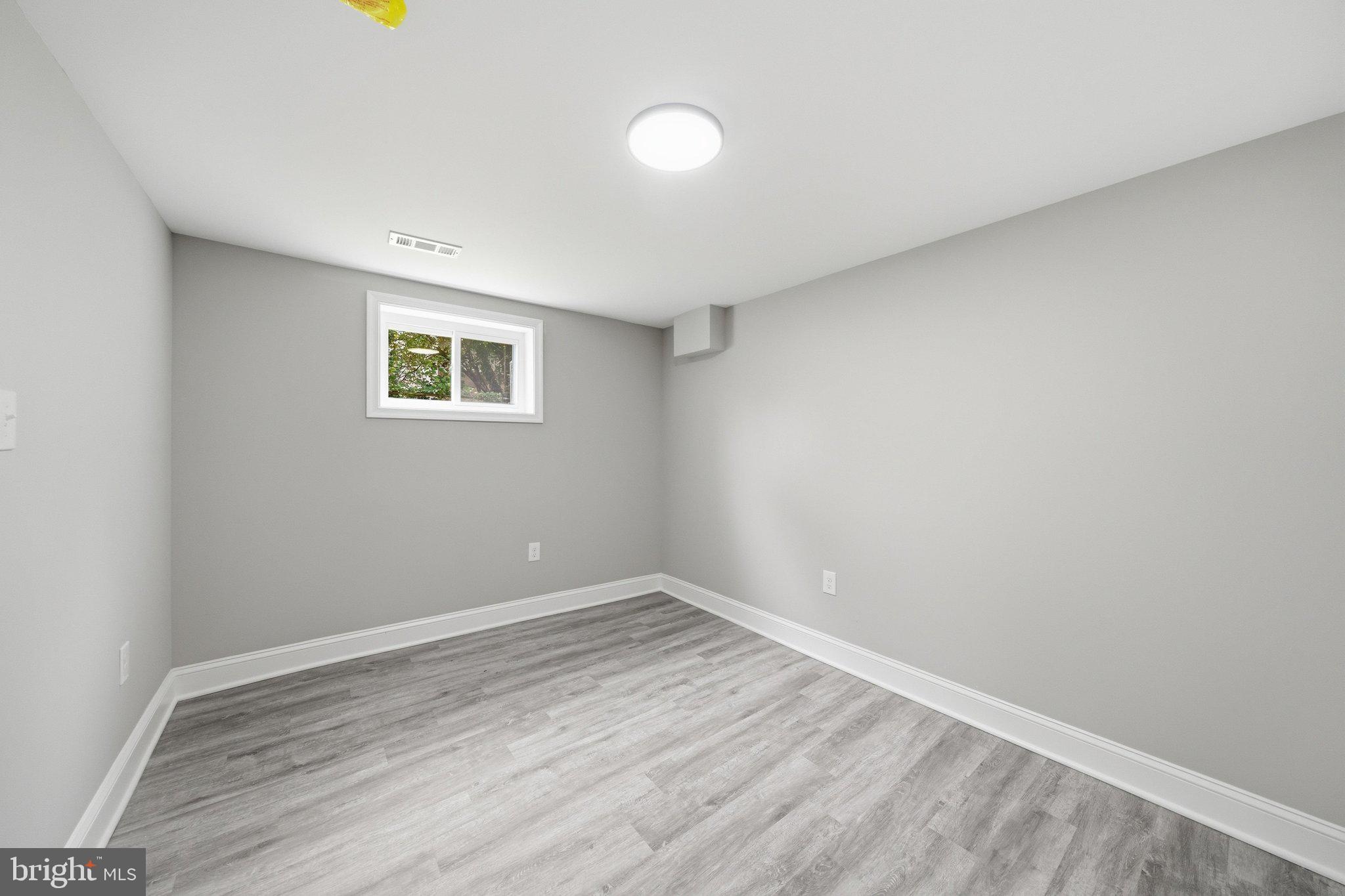 WHEATON HILLS - Residential