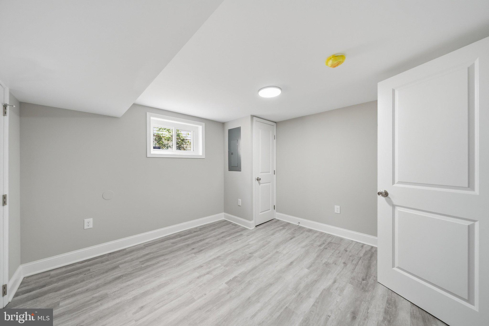 WHEATON HILLS - Residential