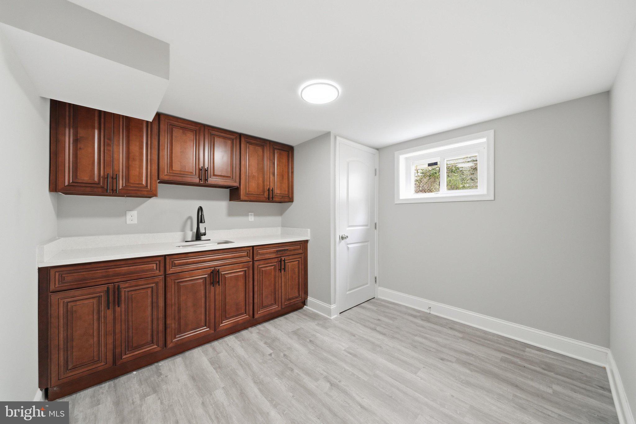 WHEATON HILLS - Residential