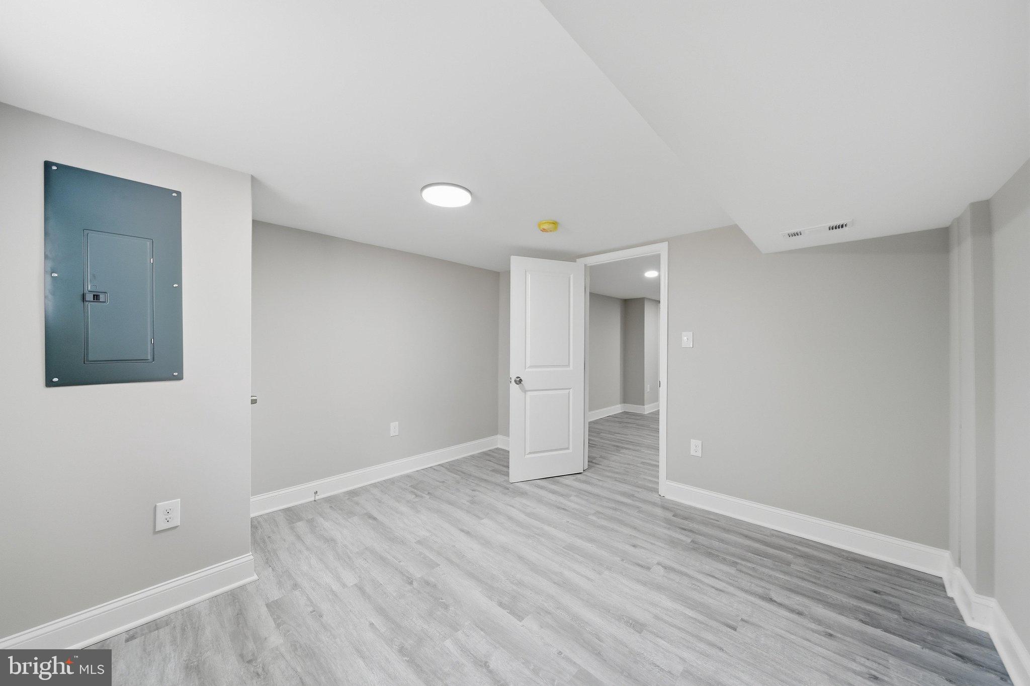 WHEATON HILLS - Residential