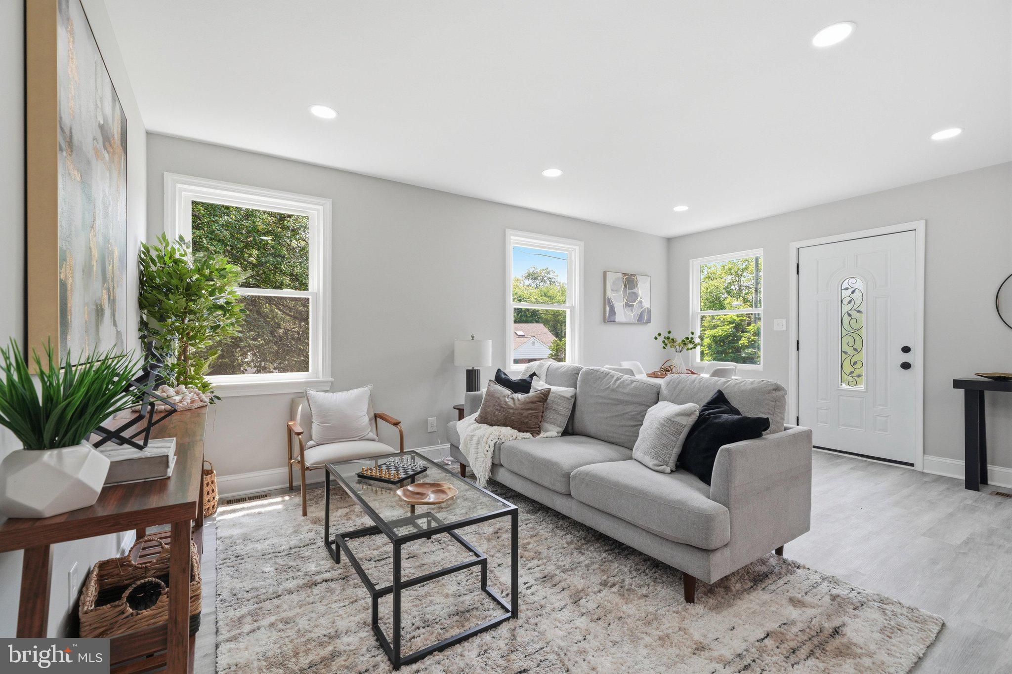 WHEATON HILLS - Residential