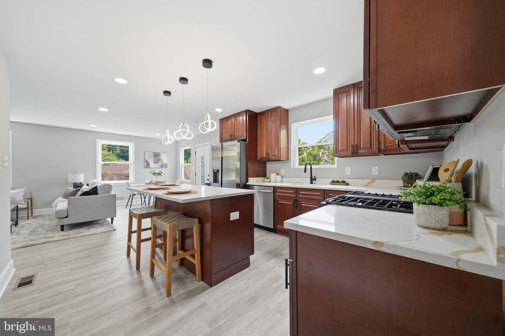 WHEATON HILLS - Residential