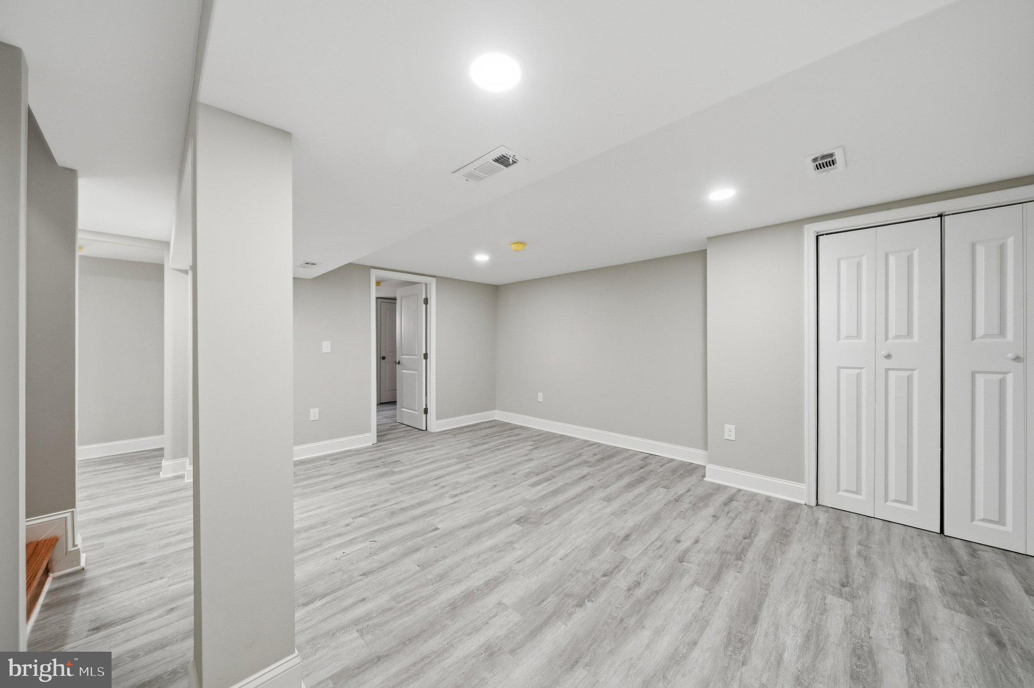 WHEATON HILLS - Residential