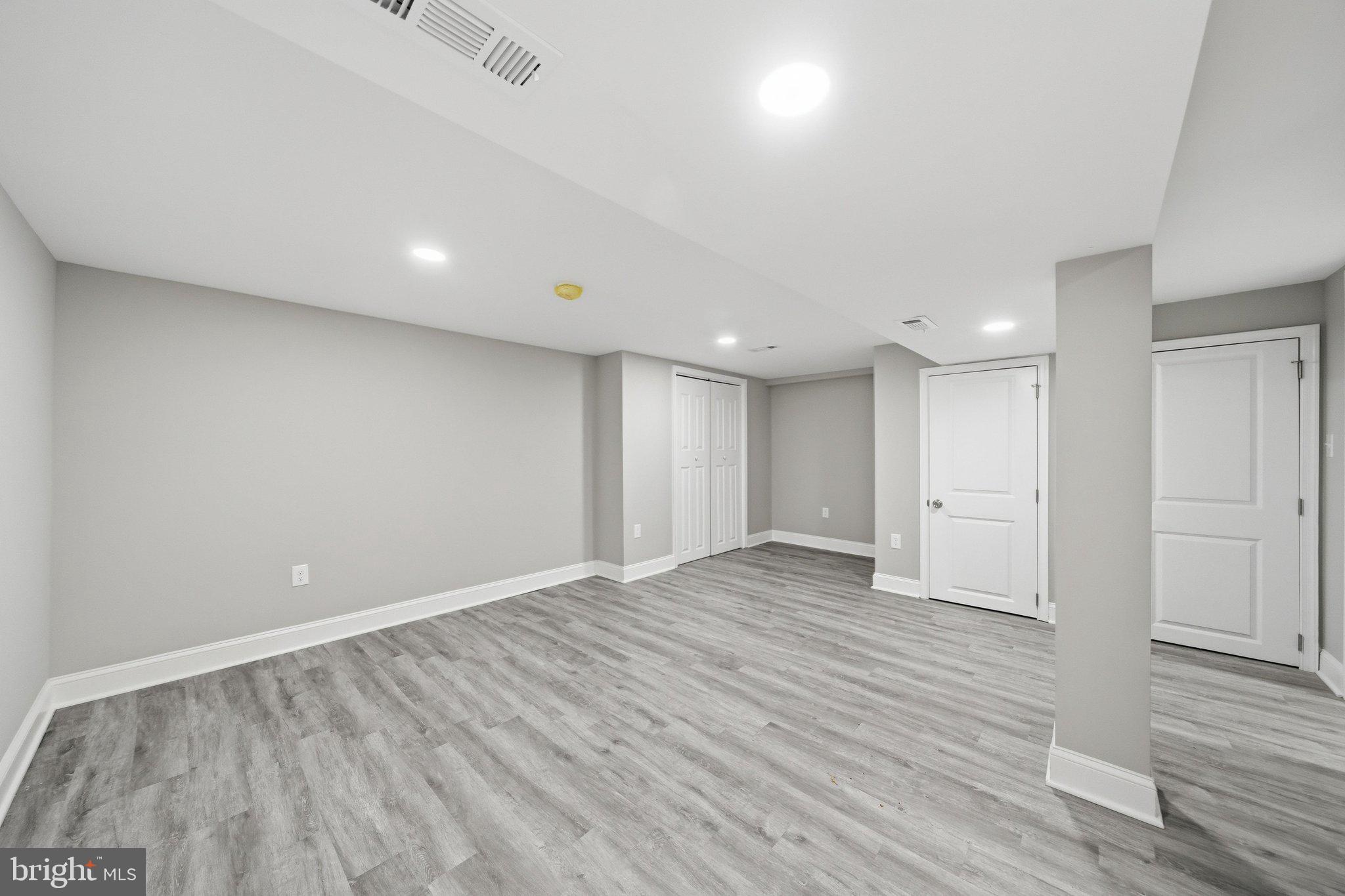WHEATON HILLS - Residential