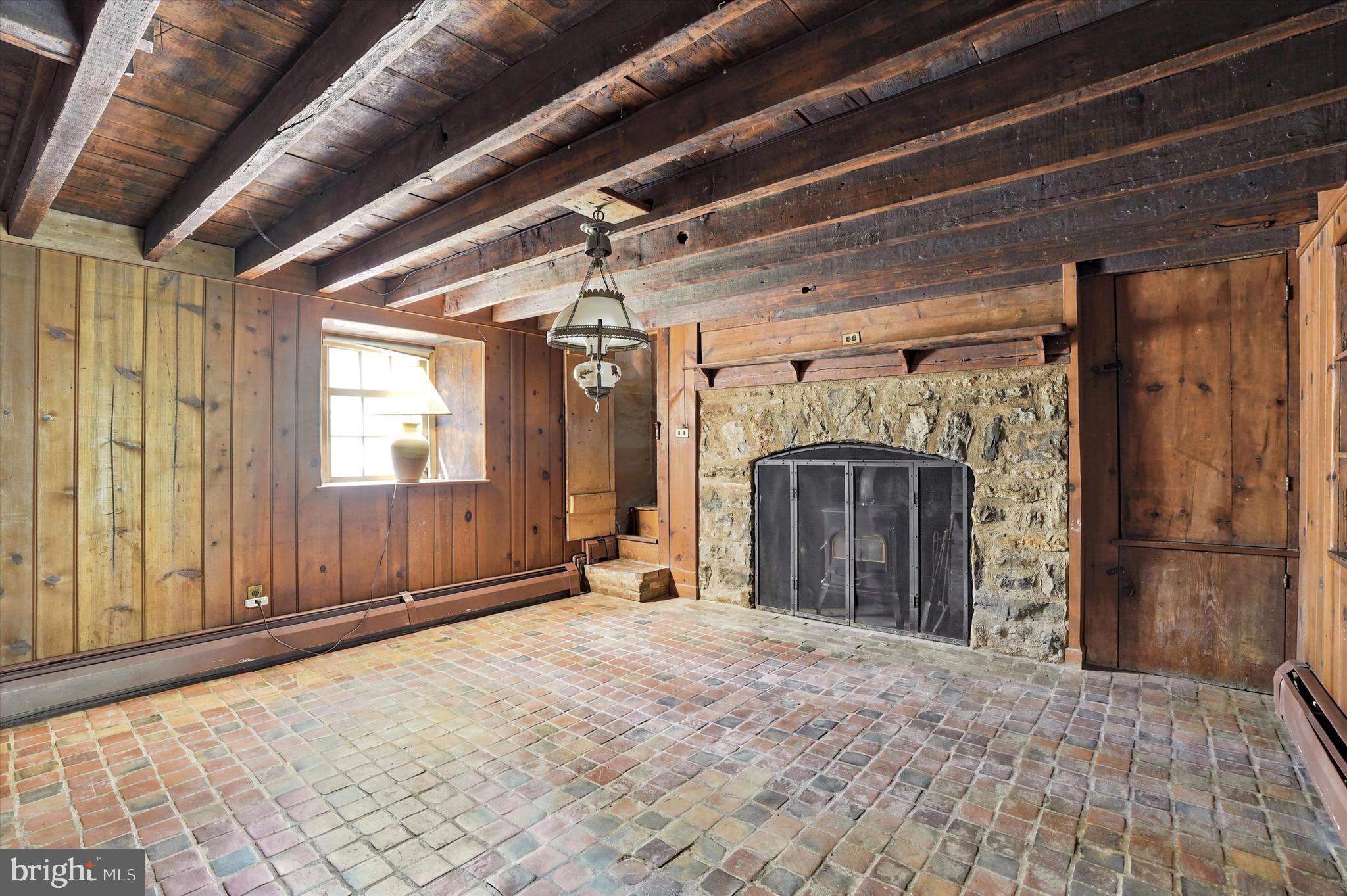 HUNTINGDON VALLEY - Residential