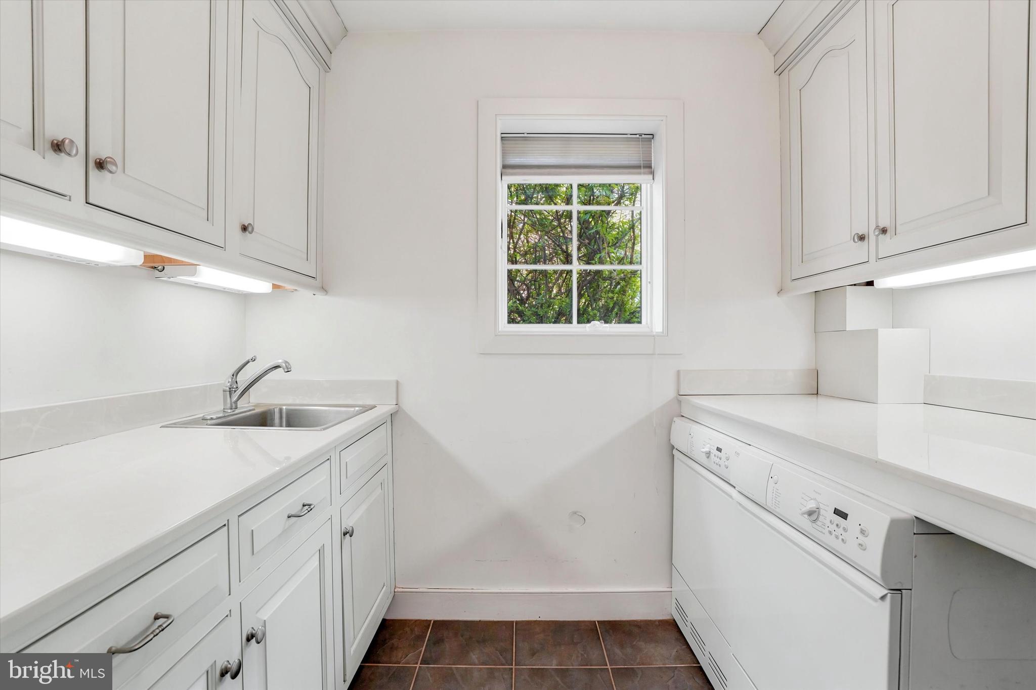 HUNTINGDON VALLEY - Residential