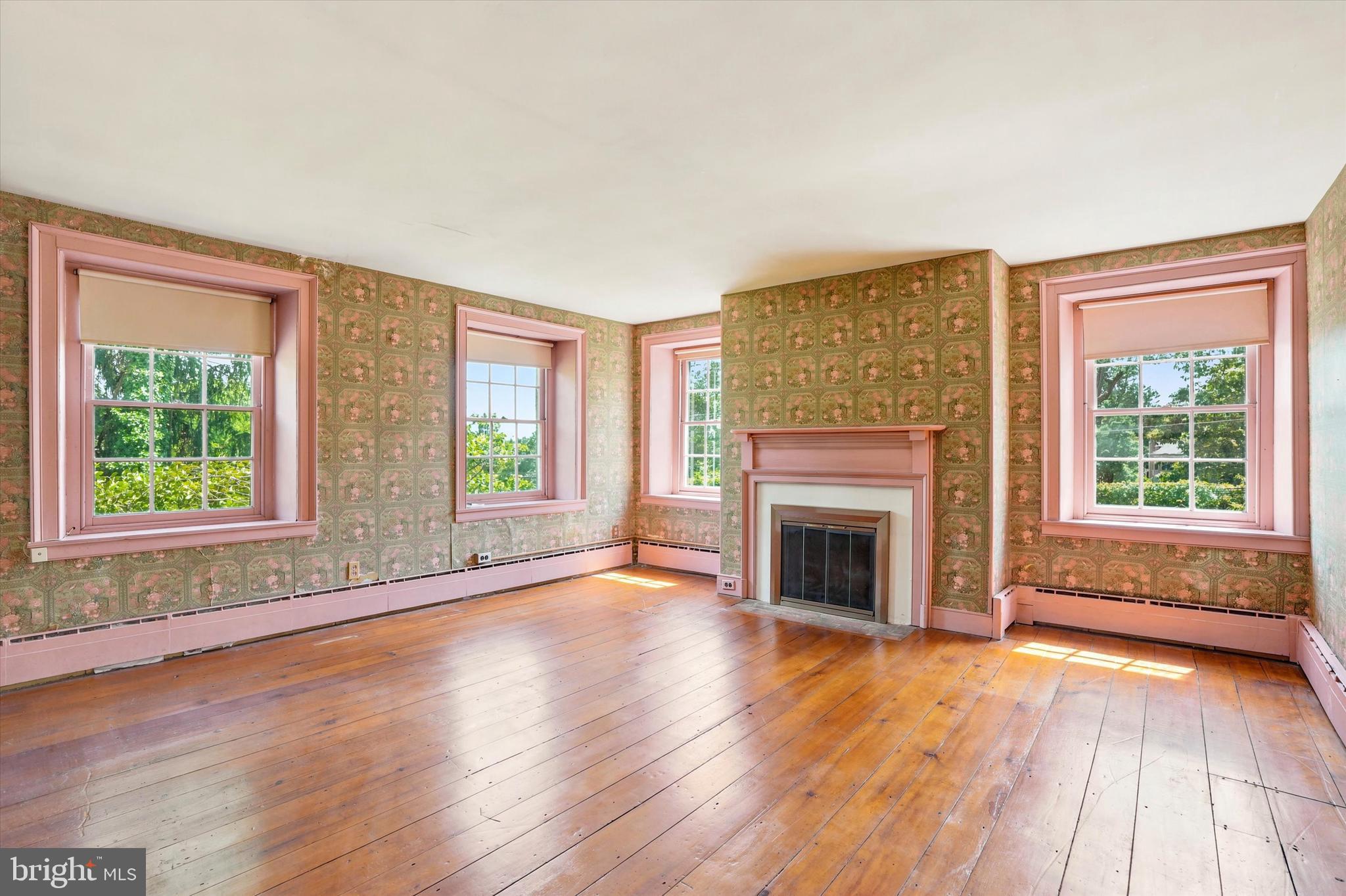 HUNTINGDON VALLEY - Residential