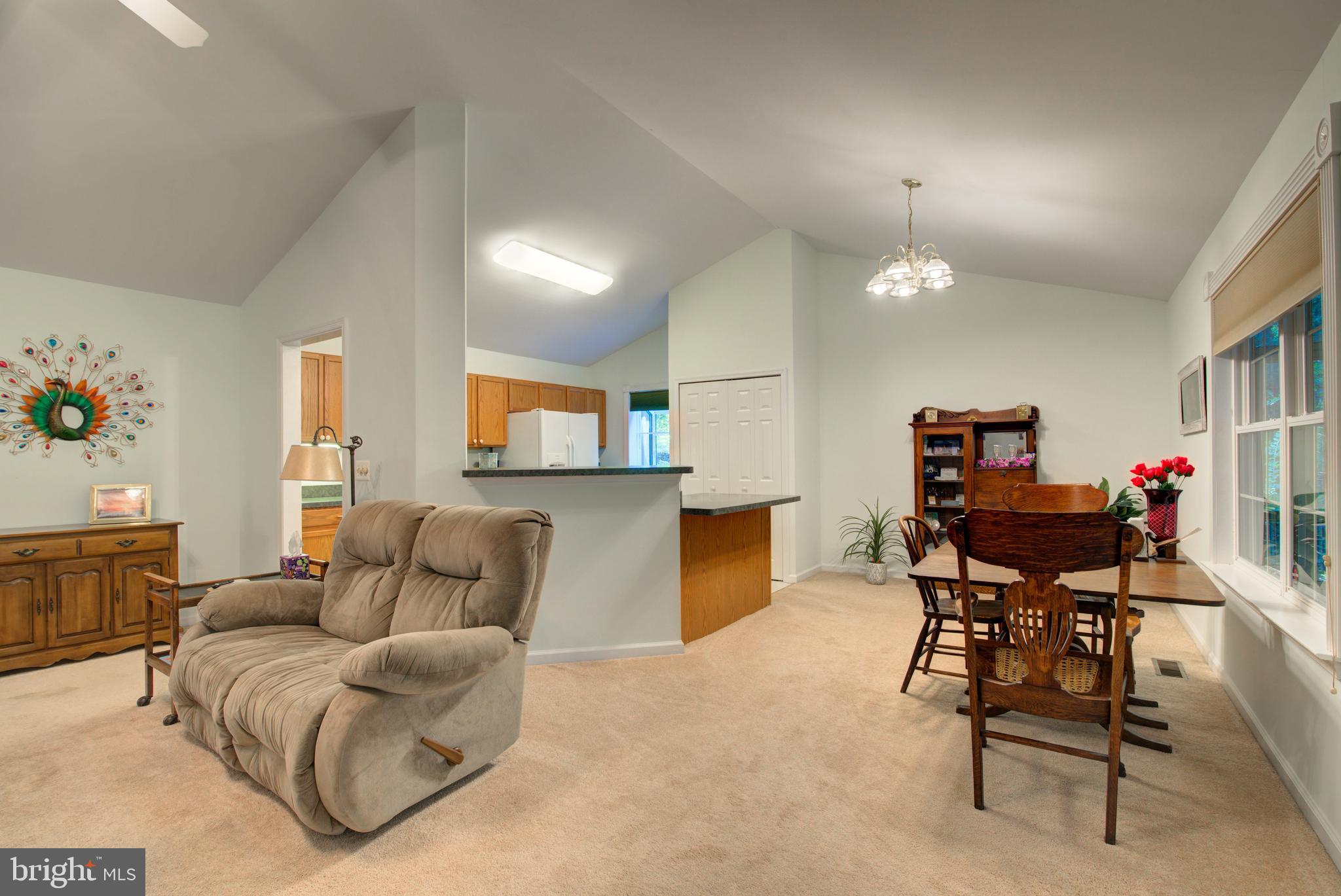PRESIDENTIAL LAKES - Residential