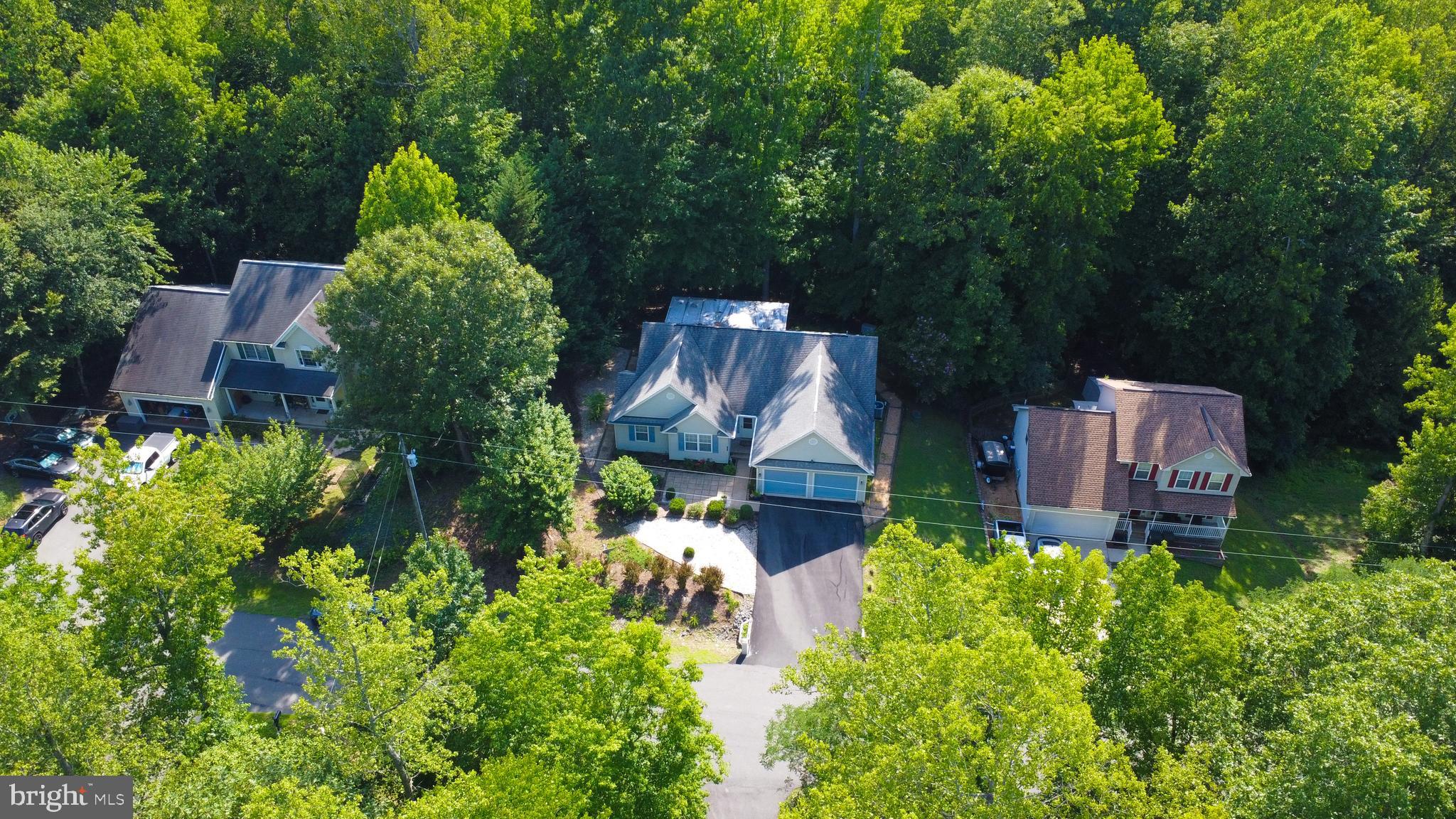 PRESIDENTIAL LAKES - Residential