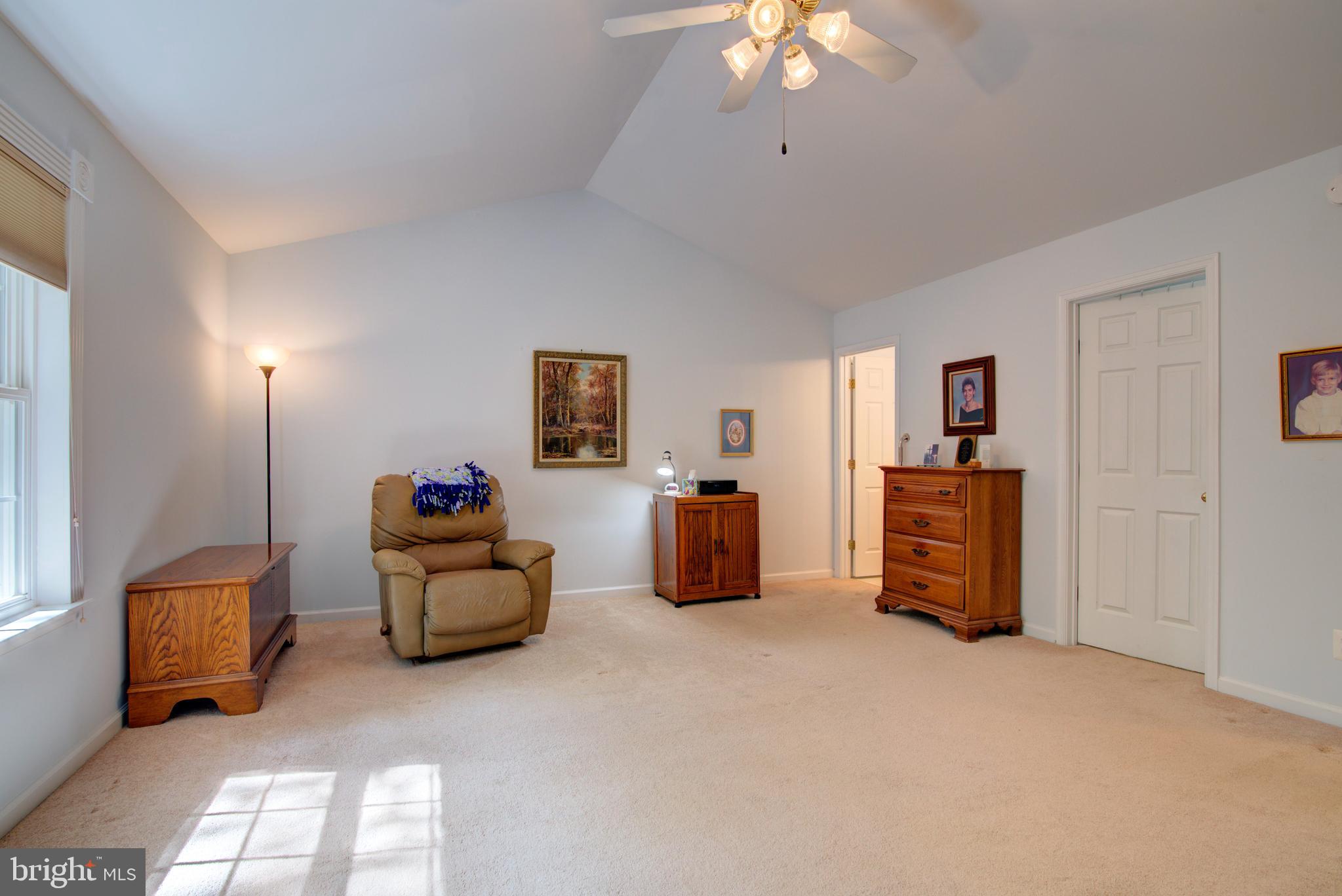 PRESIDENTIAL LAKES - Residential