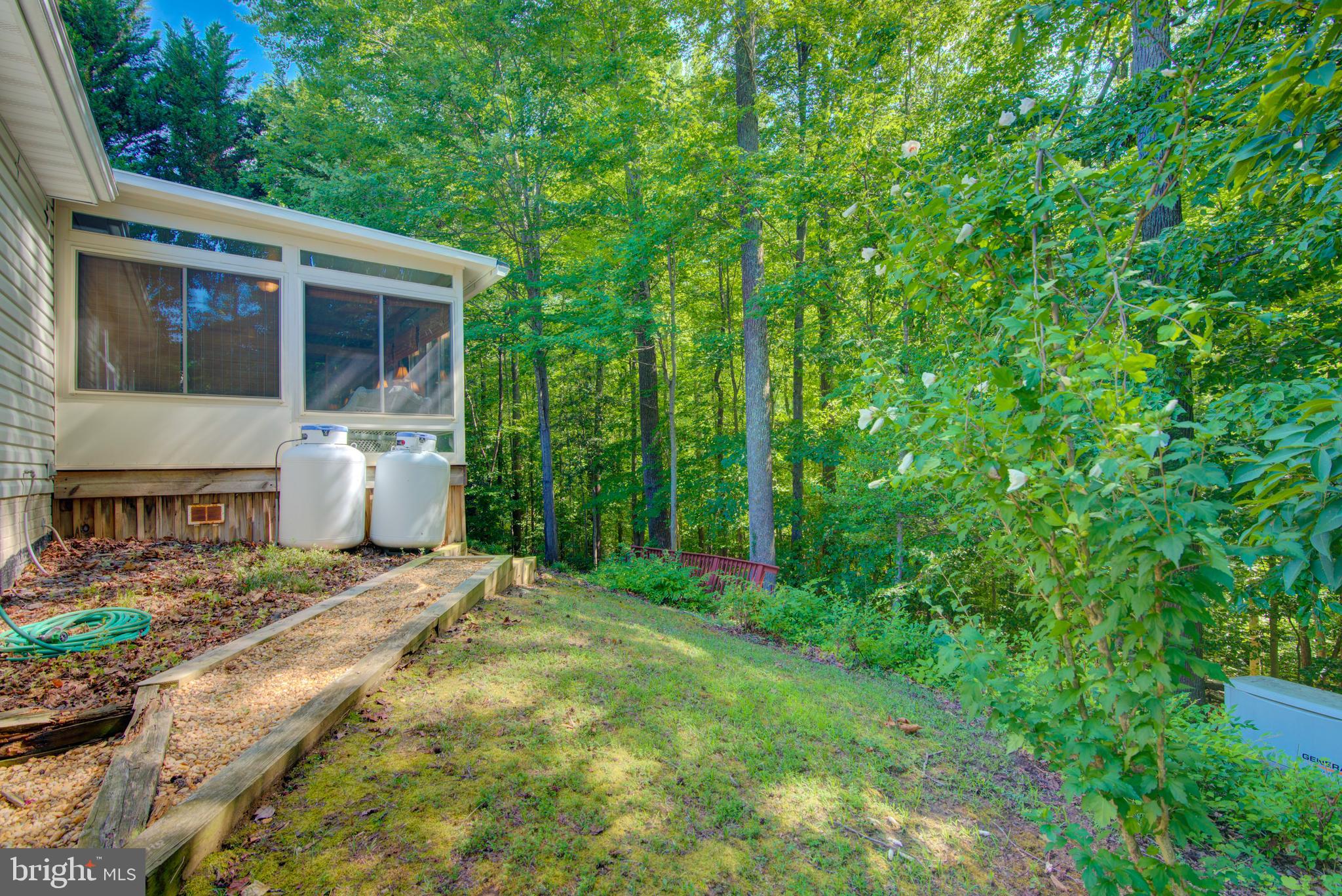 PRESIDENTIAL LAKES - Residential