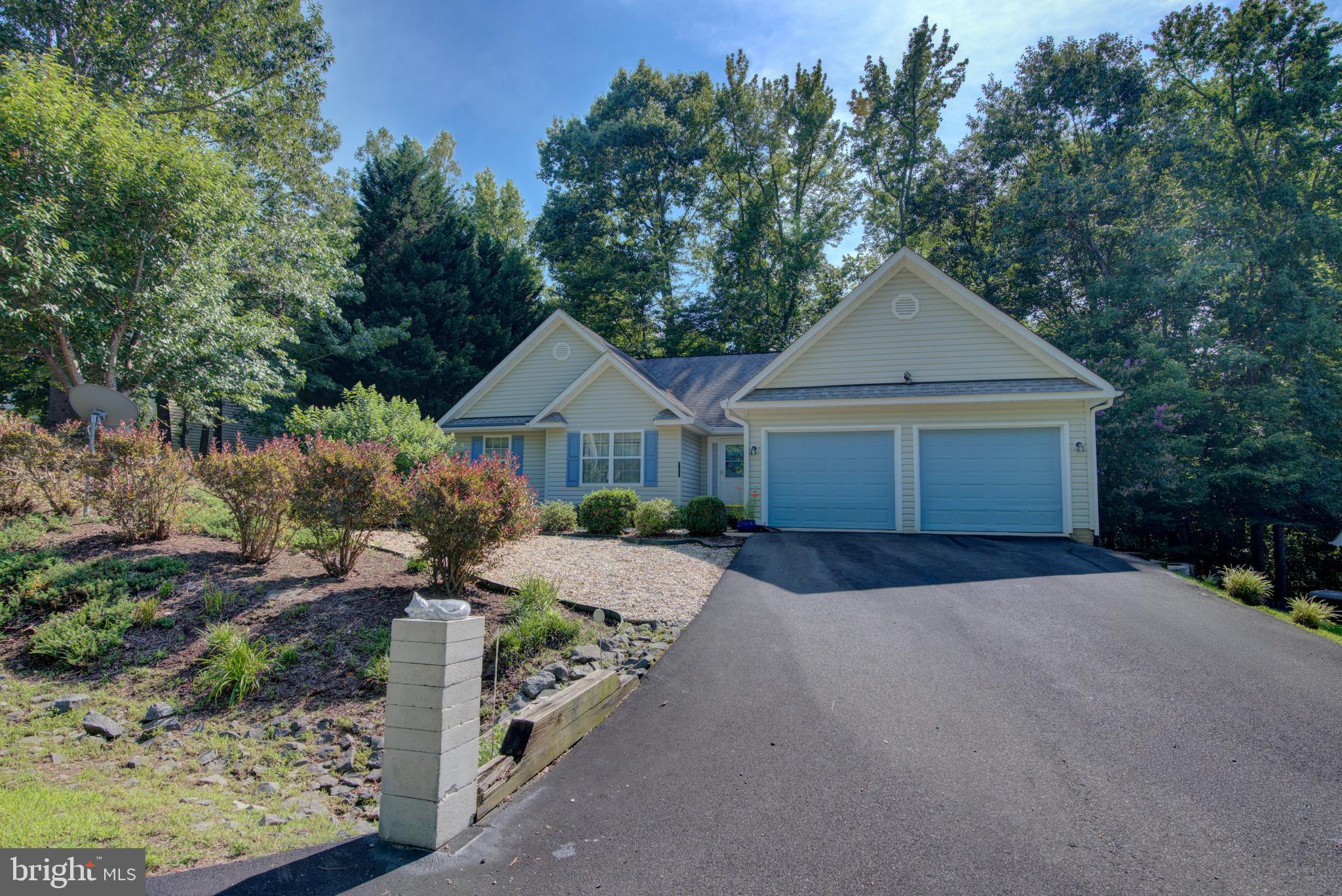PRESIDENTIAL LAKES - Residential