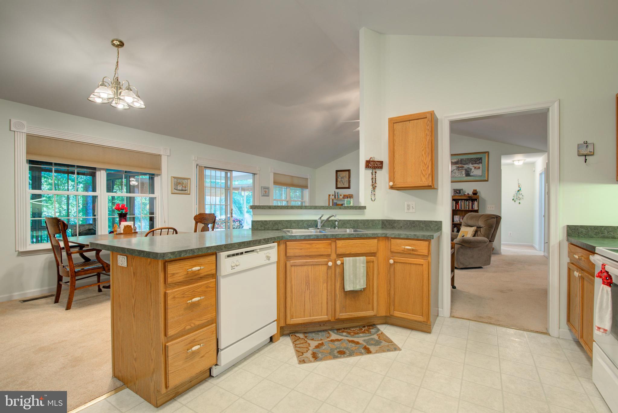 PRESIDENTIAL LAKES - Residential