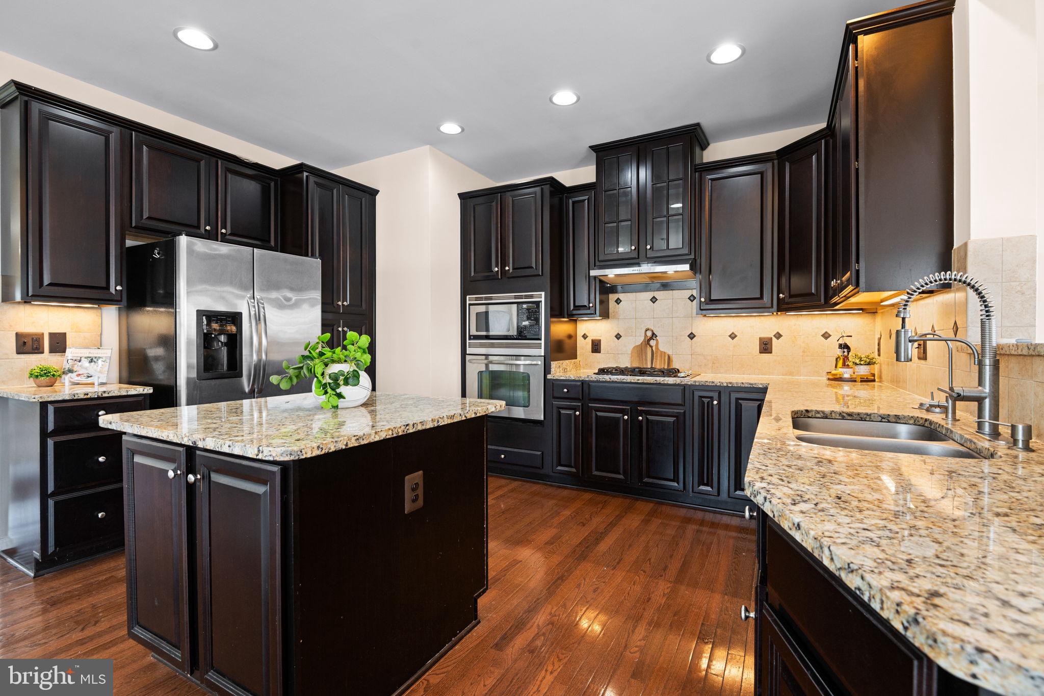 SEVEN HILLS - Residential