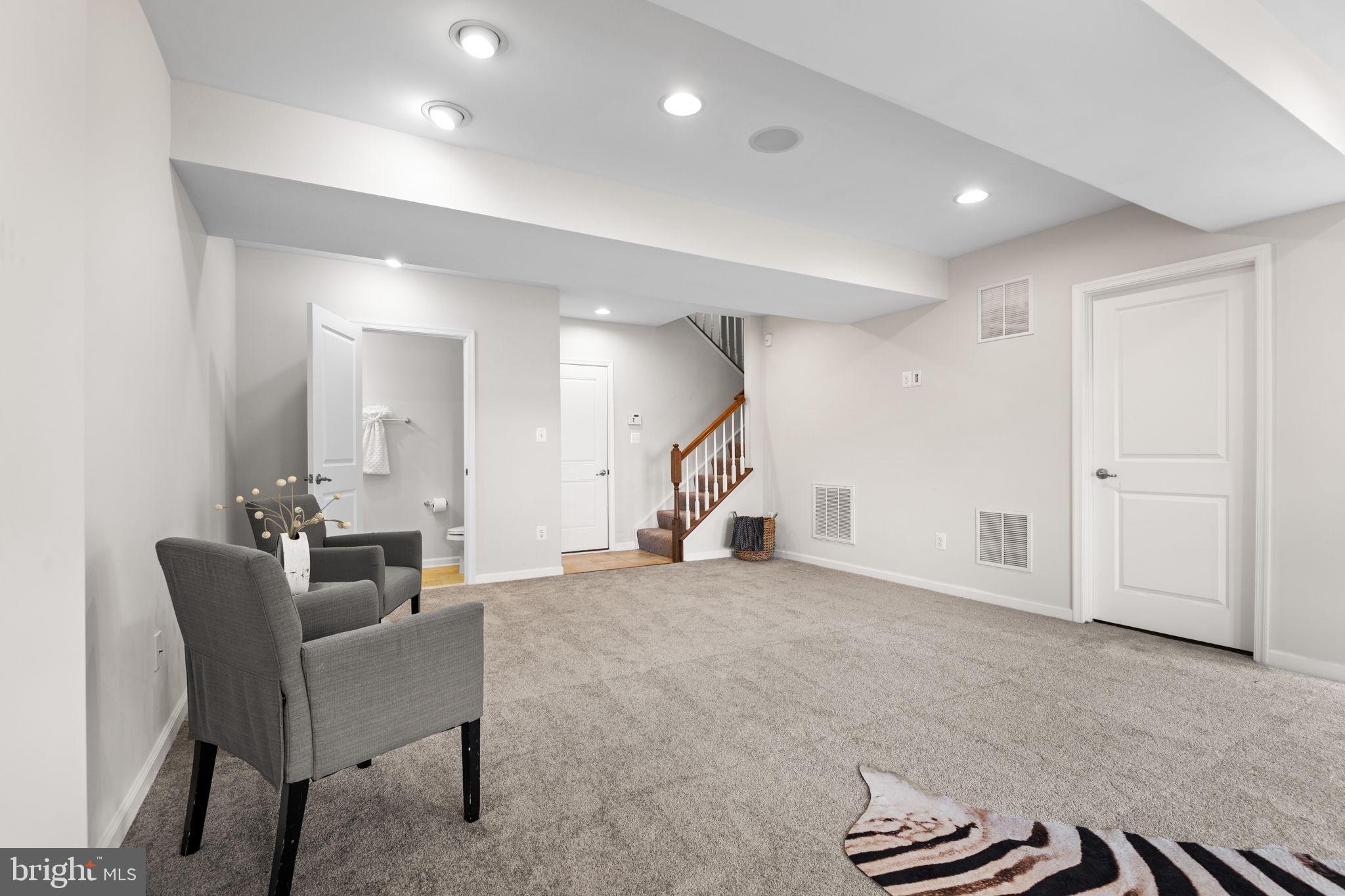 SEVEN HILLS - Residential