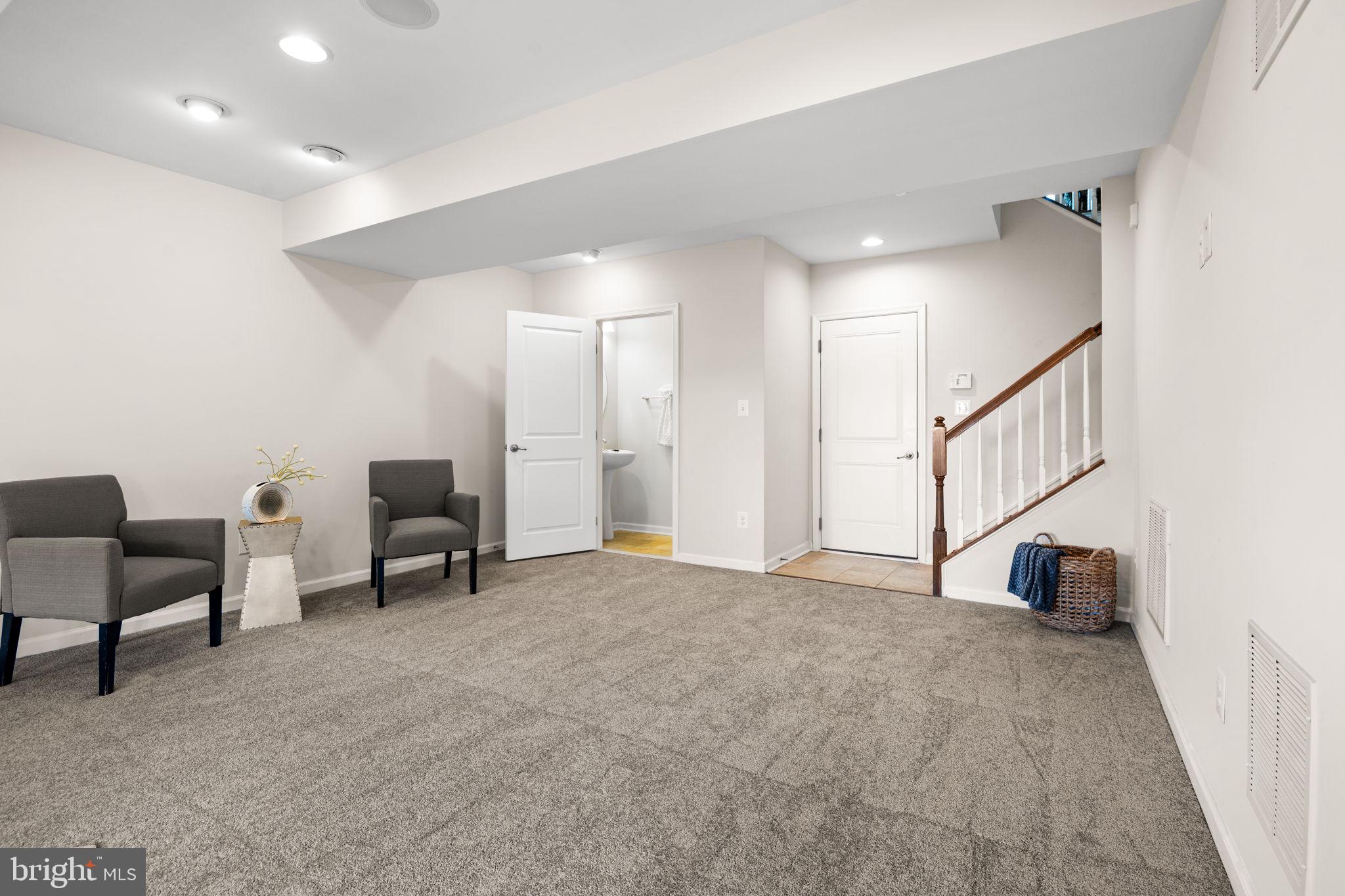 SEVEN HILLS - Residential