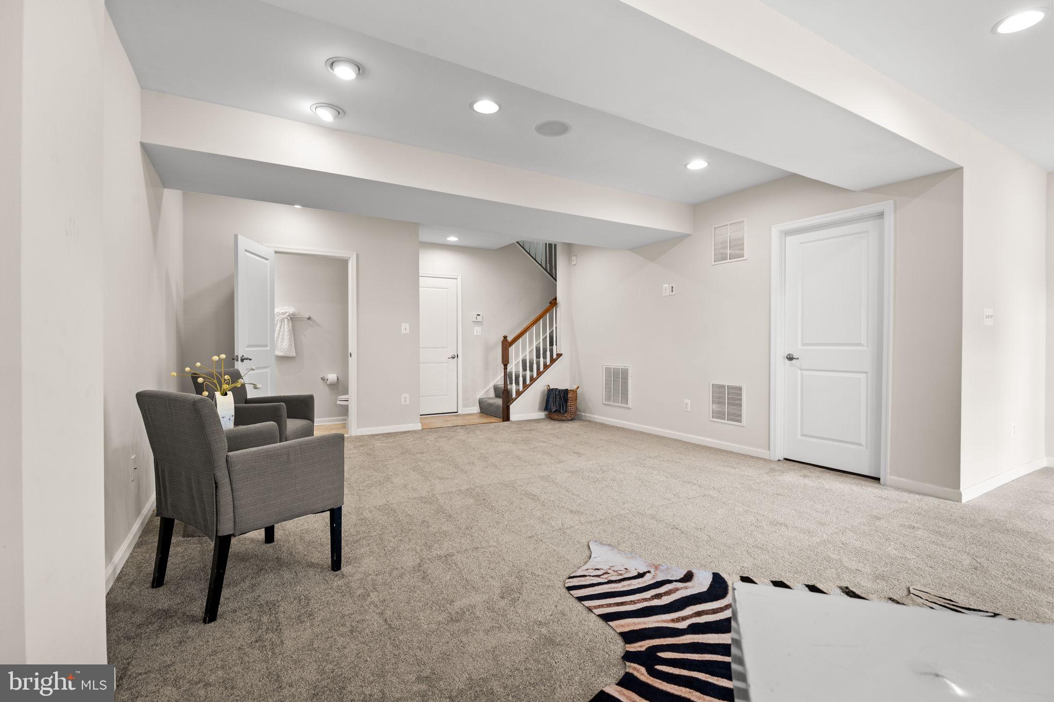 SEVEN HILLS - Residential