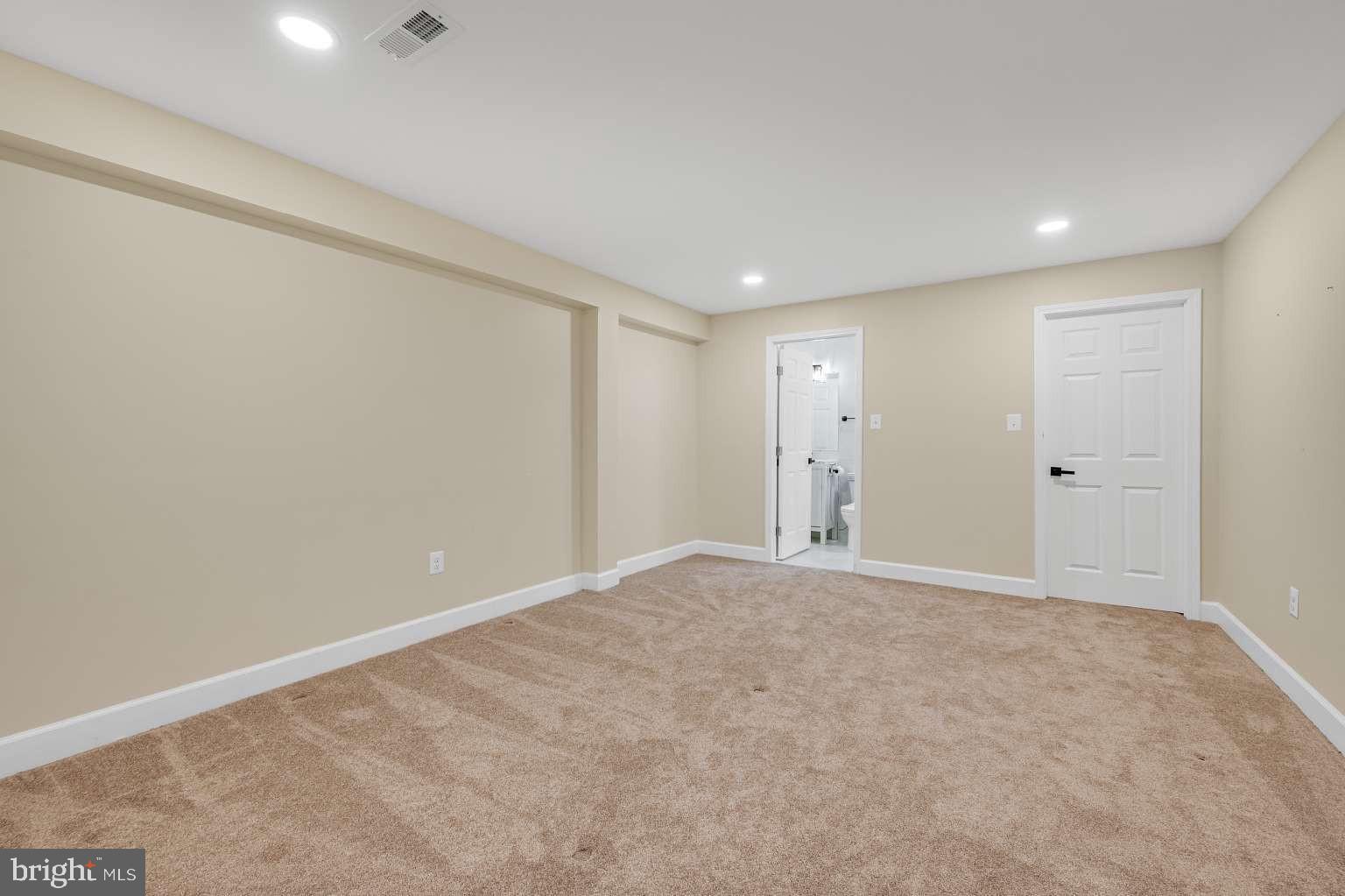 CYPRESS RUN - Residential