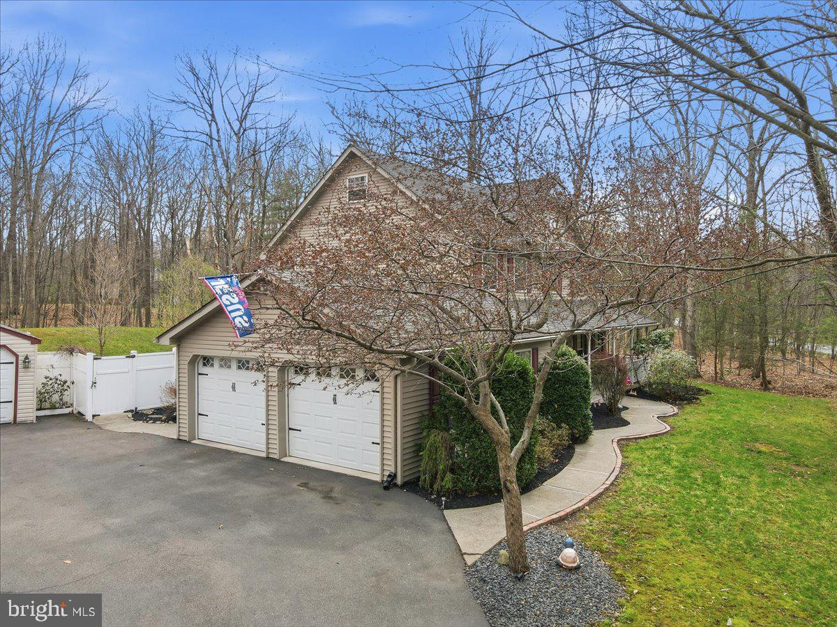 POCONO LAUREL LAKE - Residential