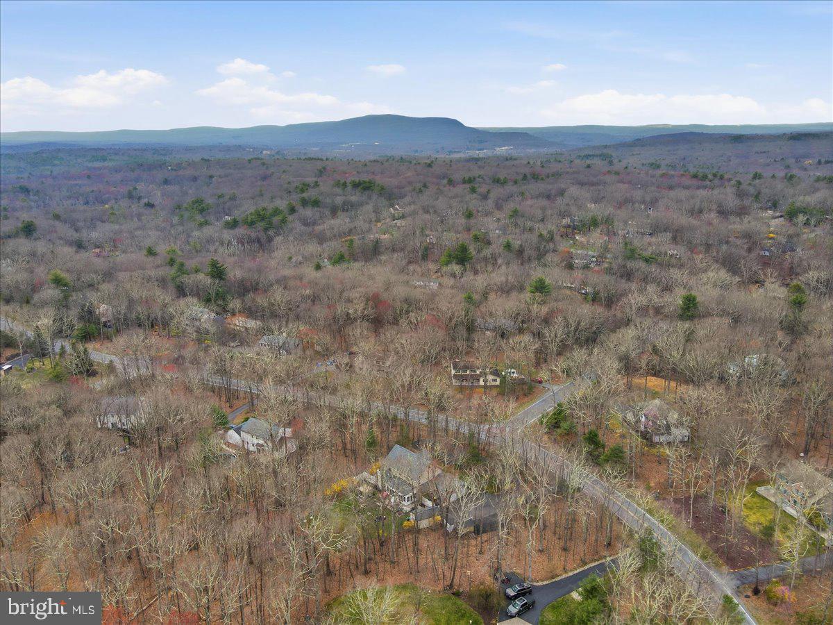 POCONO LAUREL LAKE - Residential