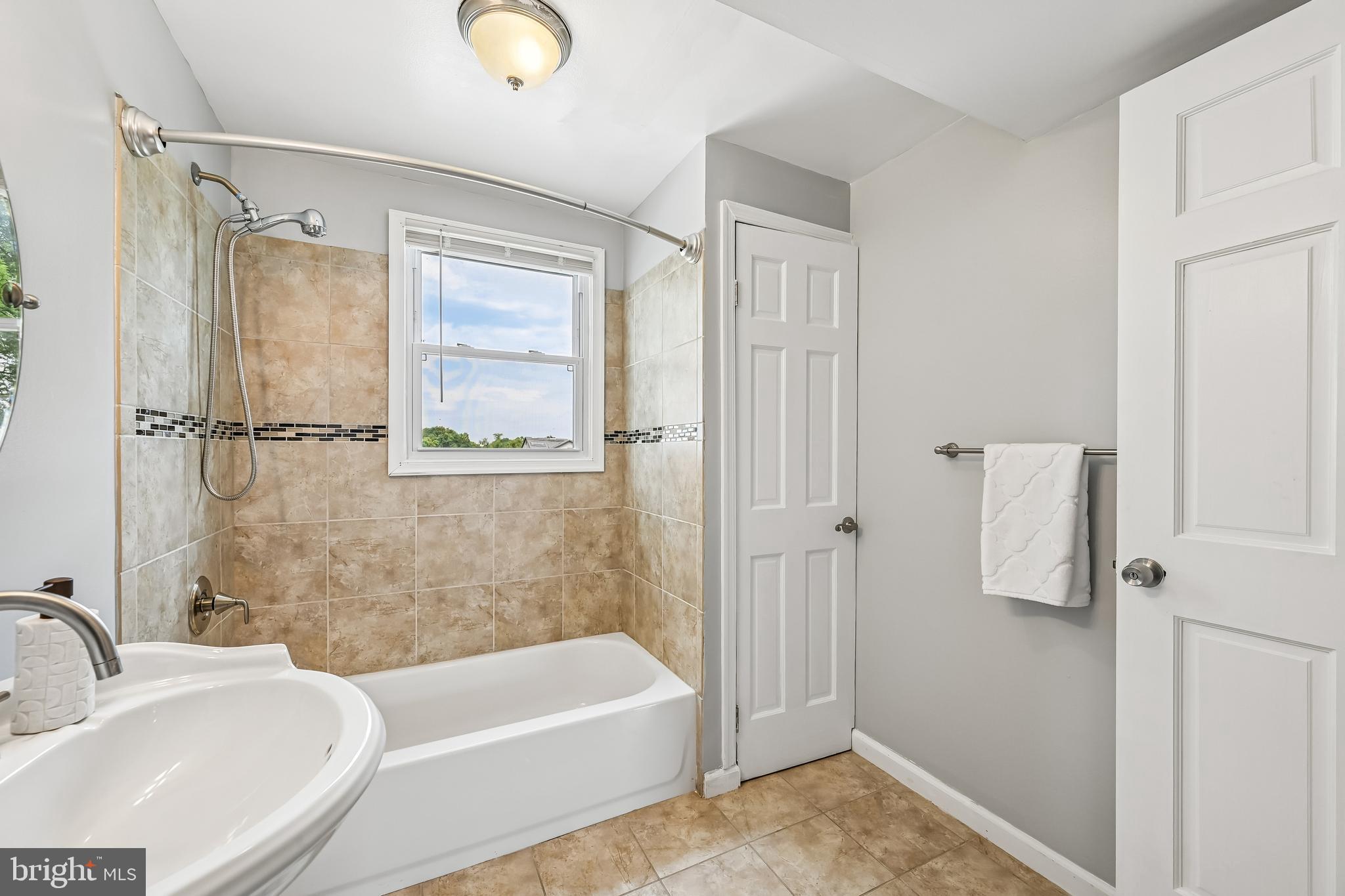 DISCOVERY ACRES - Residential