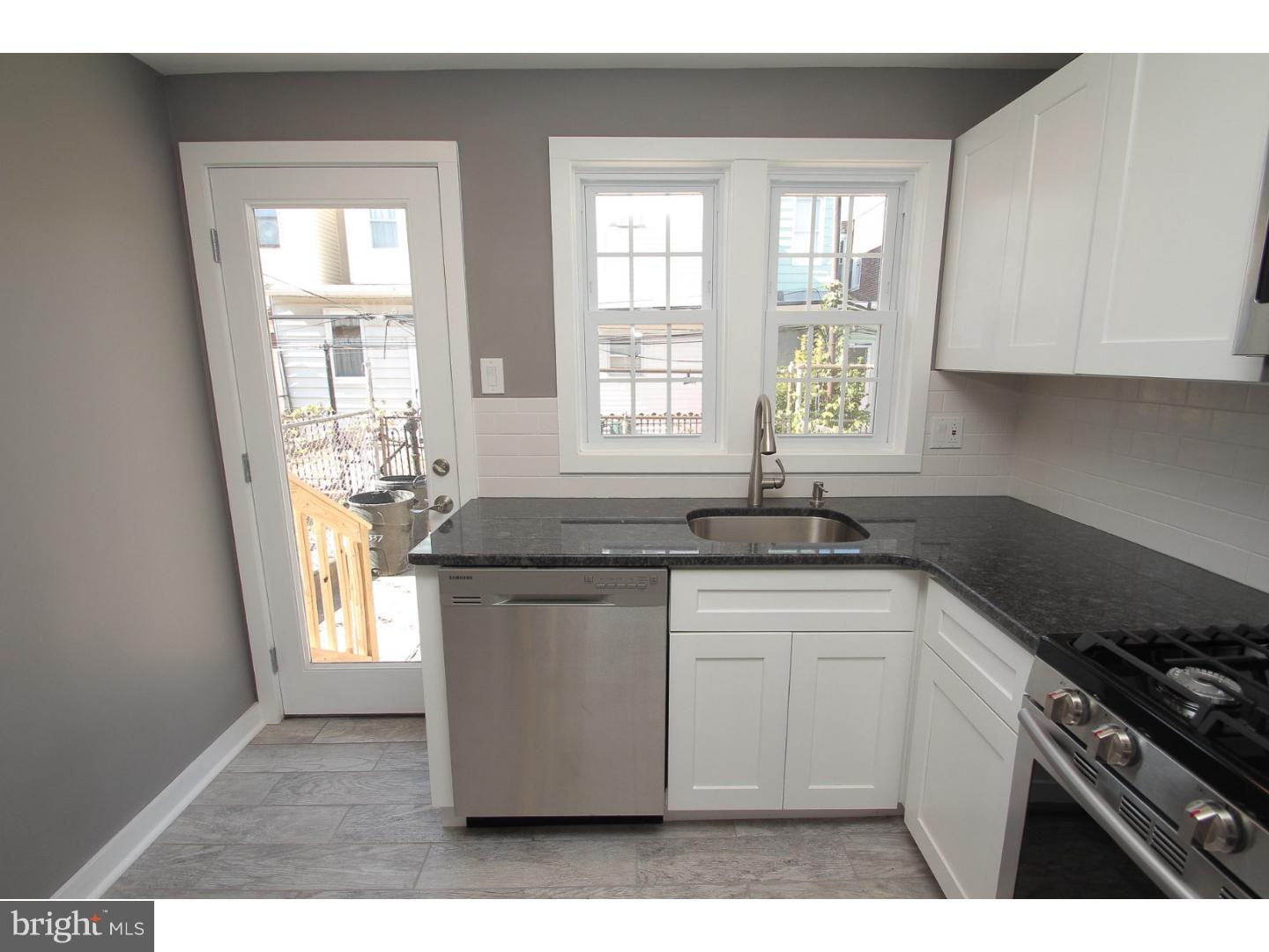 PORT RICHMOND - Residential