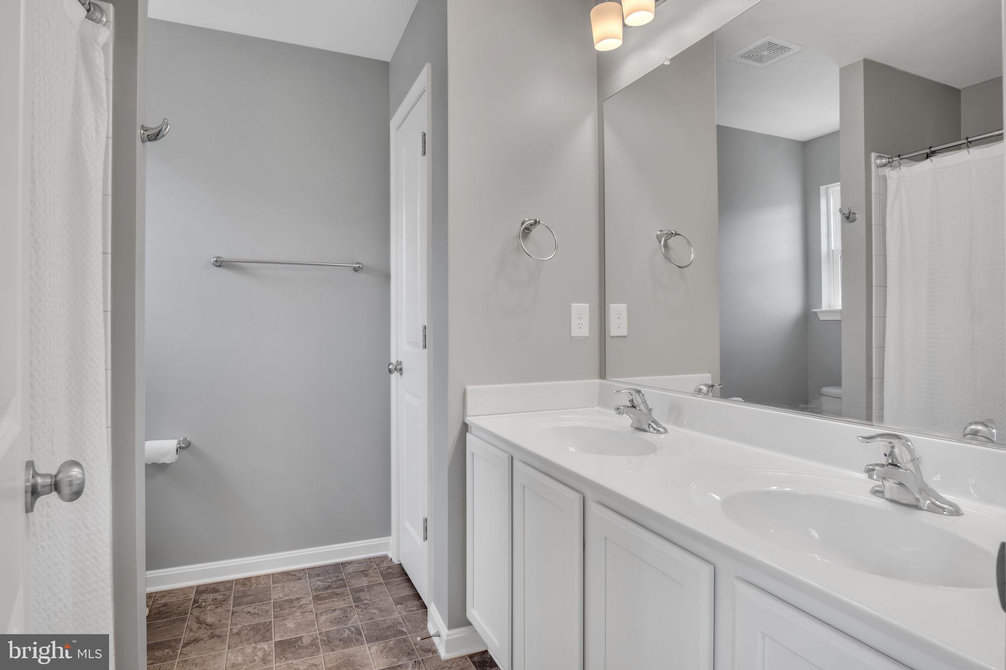 LEXINGTON ESTATES - Residential