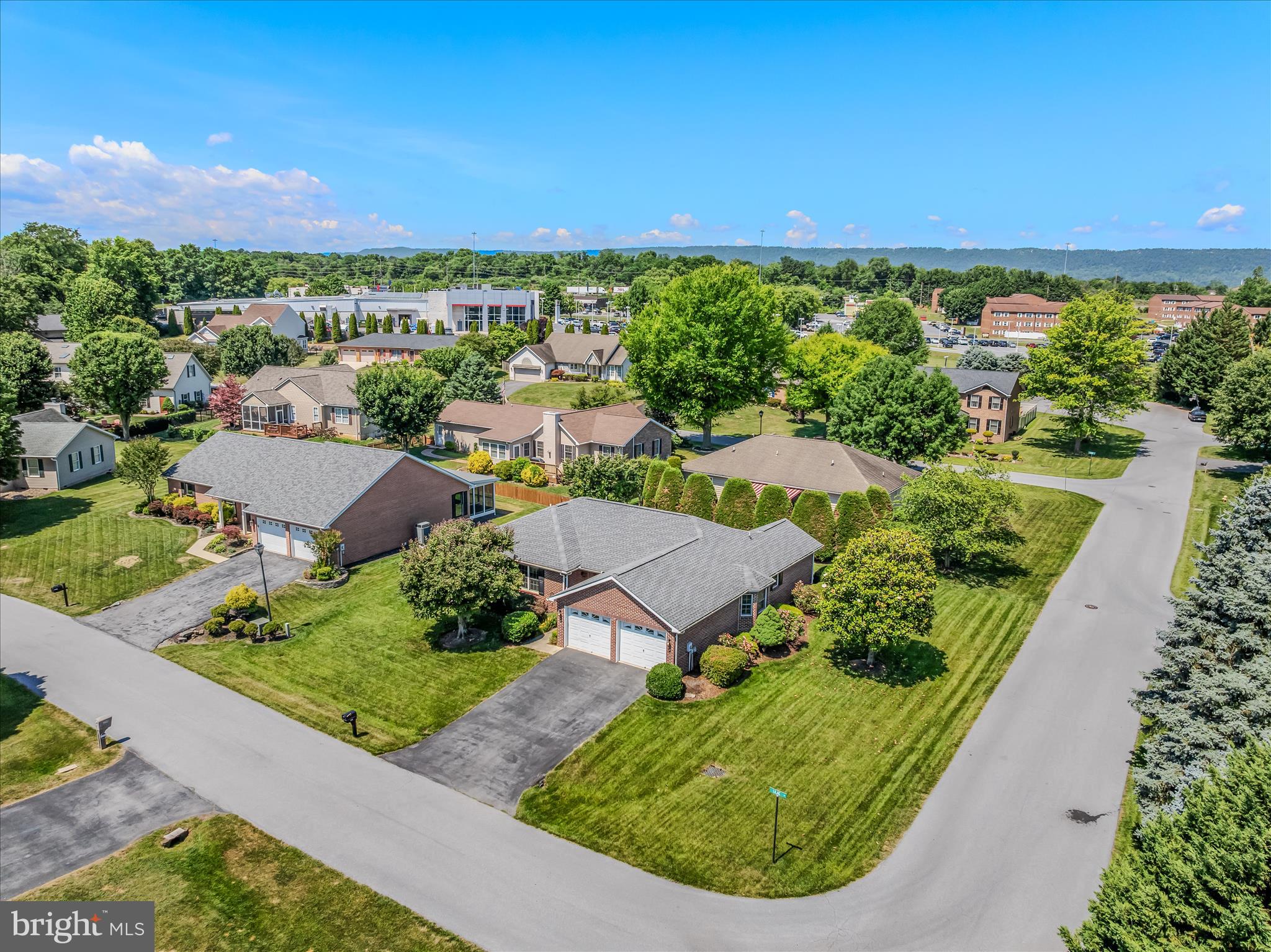 FOXCROFT MEADOWS - Residential