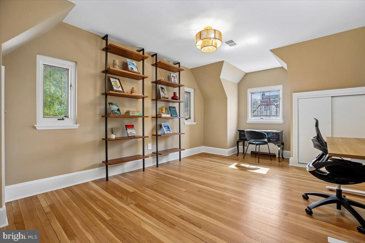 WOODHAVEN - Residential
